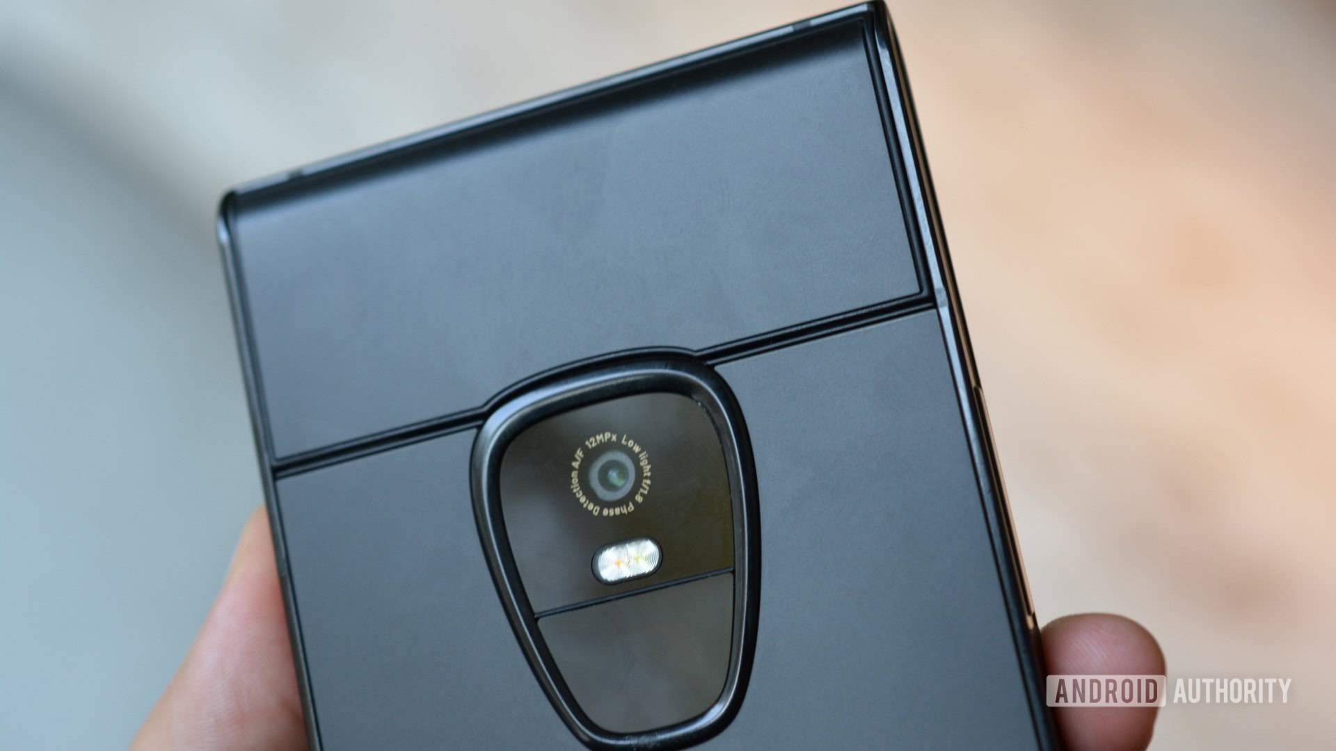 The crazy SIRIN LABS Finney phone officially launches for $999