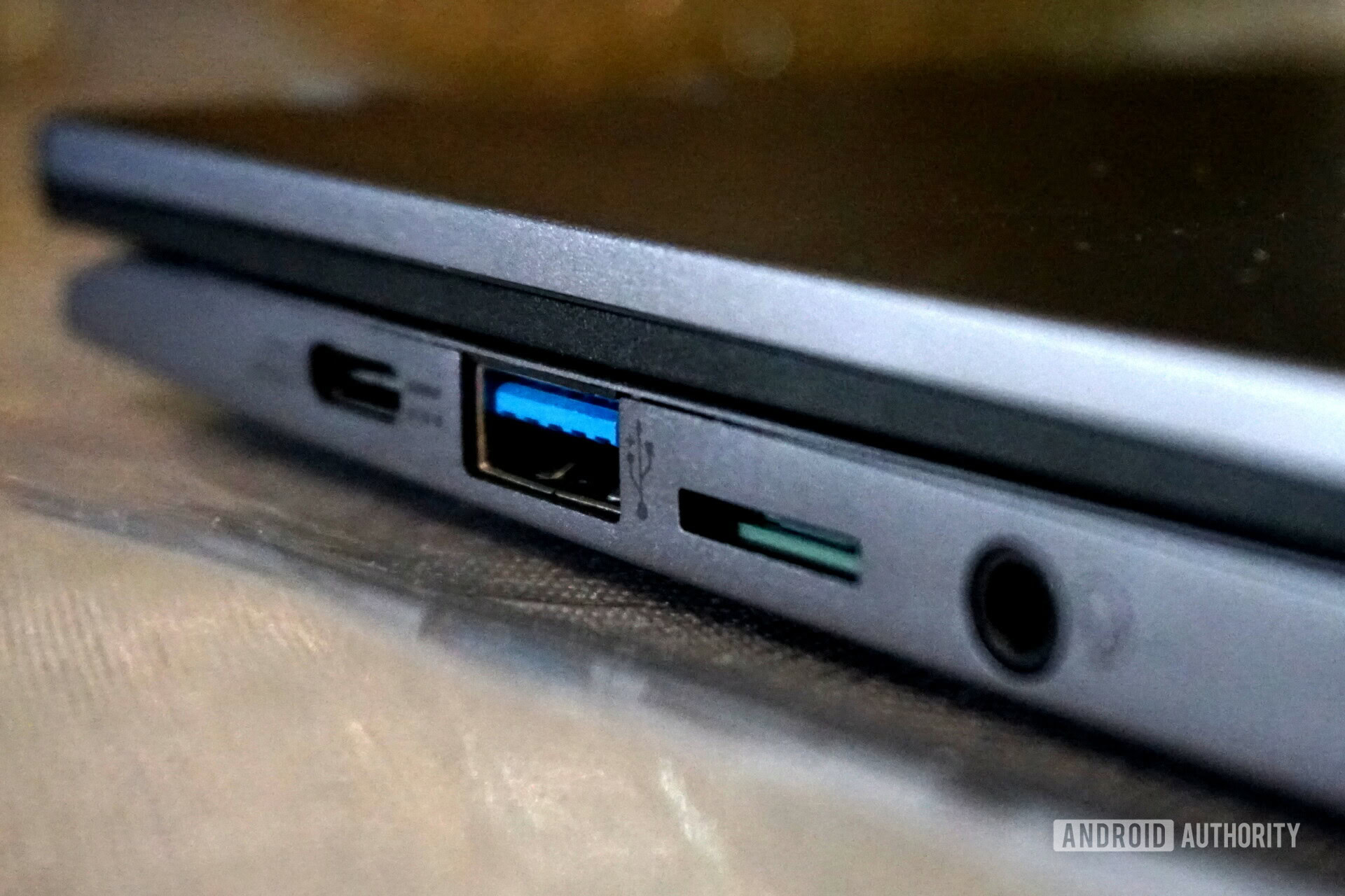 Acer Chromebook 13 jacks