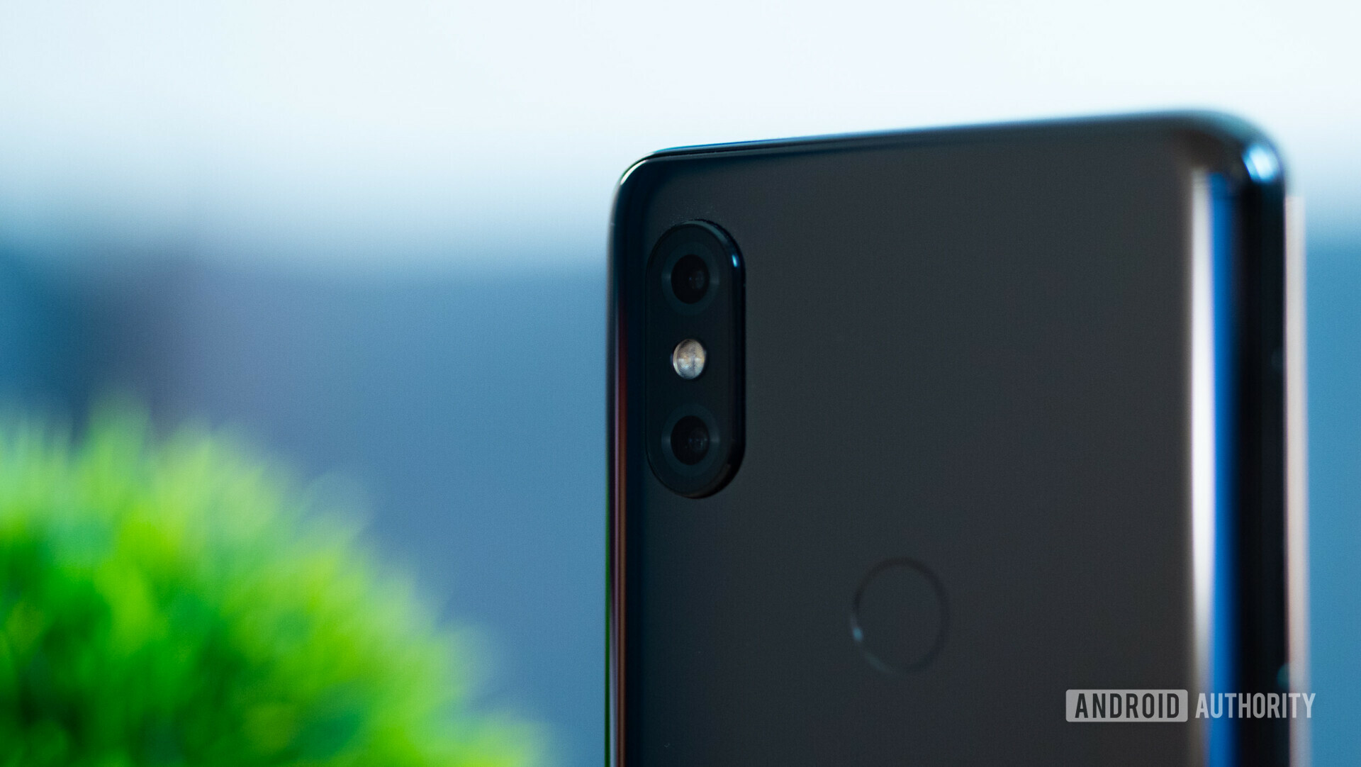 Backside of the Xiaomi Mi Mix 3 showing the cameras.
