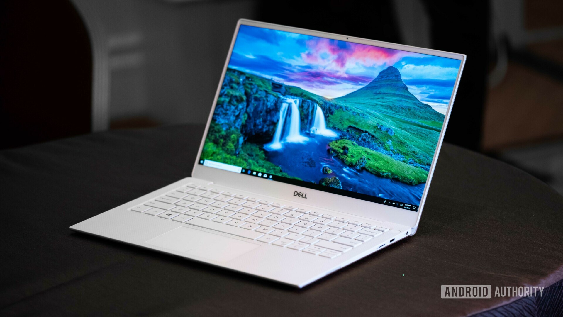Dell XPS 13 (2019) - Best laptops of CES 2019
