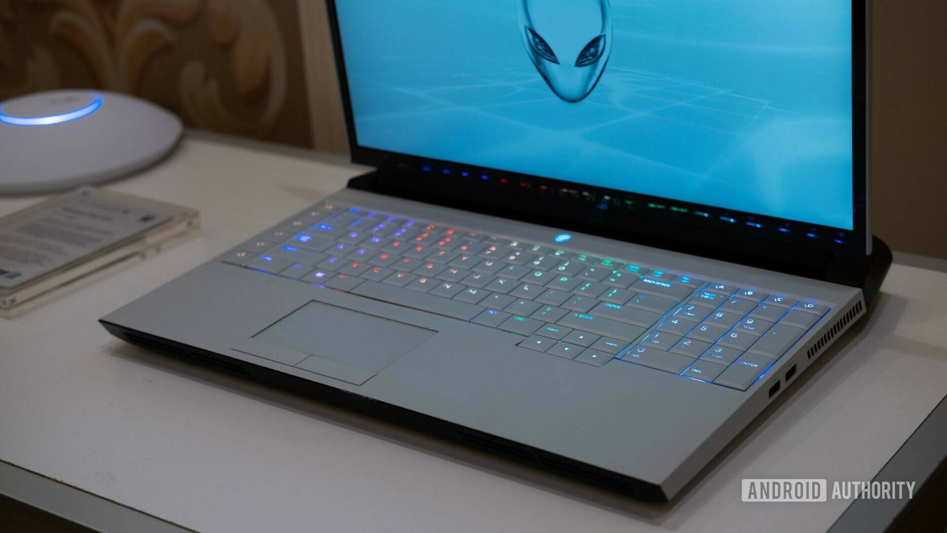 How to connect a laptop to a TV 