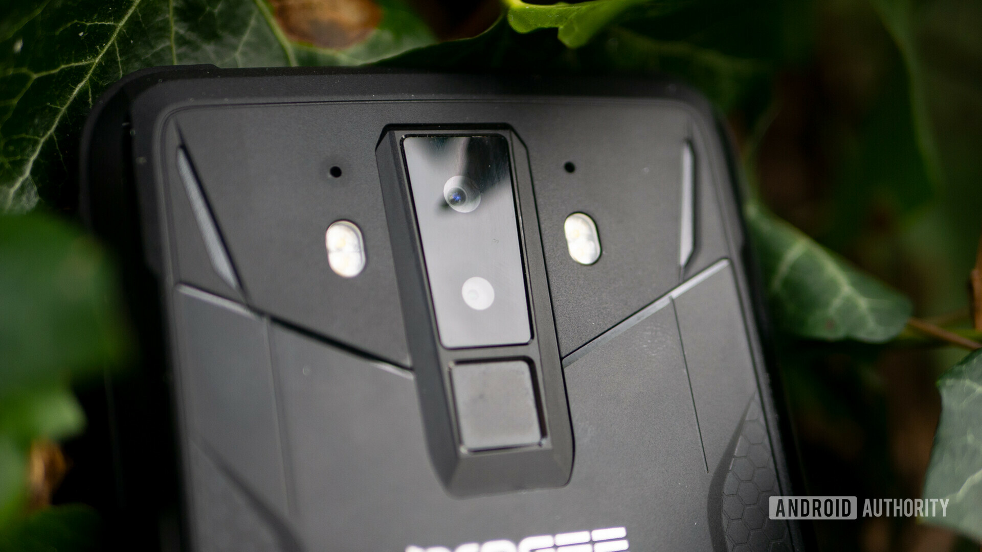 DOOGEE S90 Review Dual Lens Camera