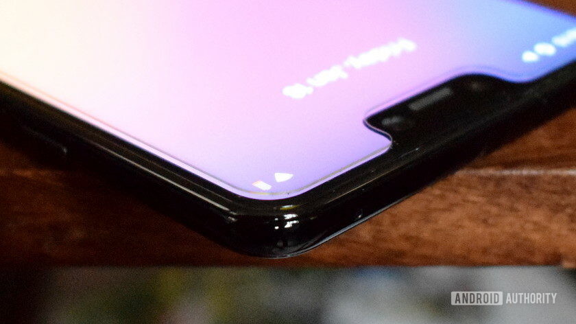  Side view of the ZAGG Glass+ VisionGuard applied on a Google Pixel 3XL 