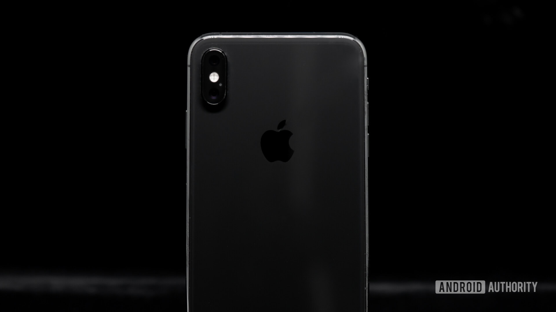 iPhone XS Max back side dual camera