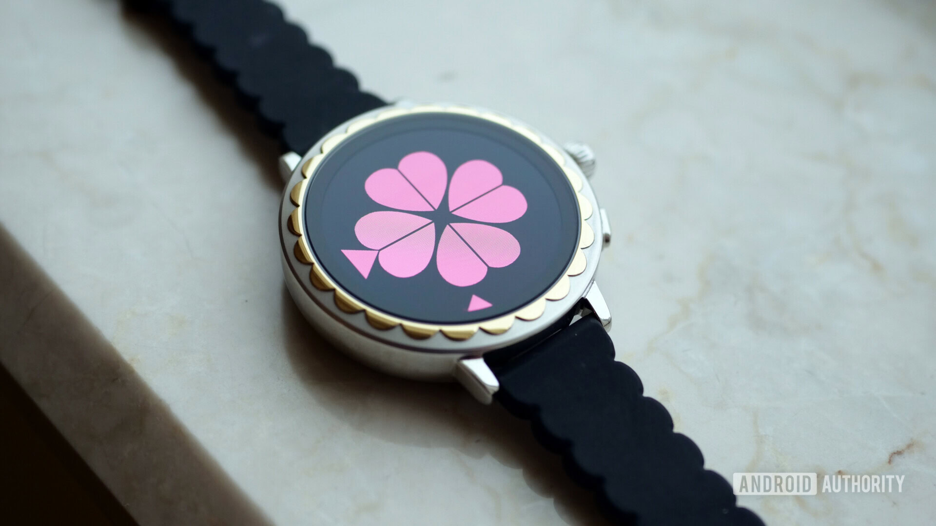Hurtig at retfærdiggøre hvid Kate Spade Scallop Smartwatch 2 now features GPS, HR, and Google Pay
