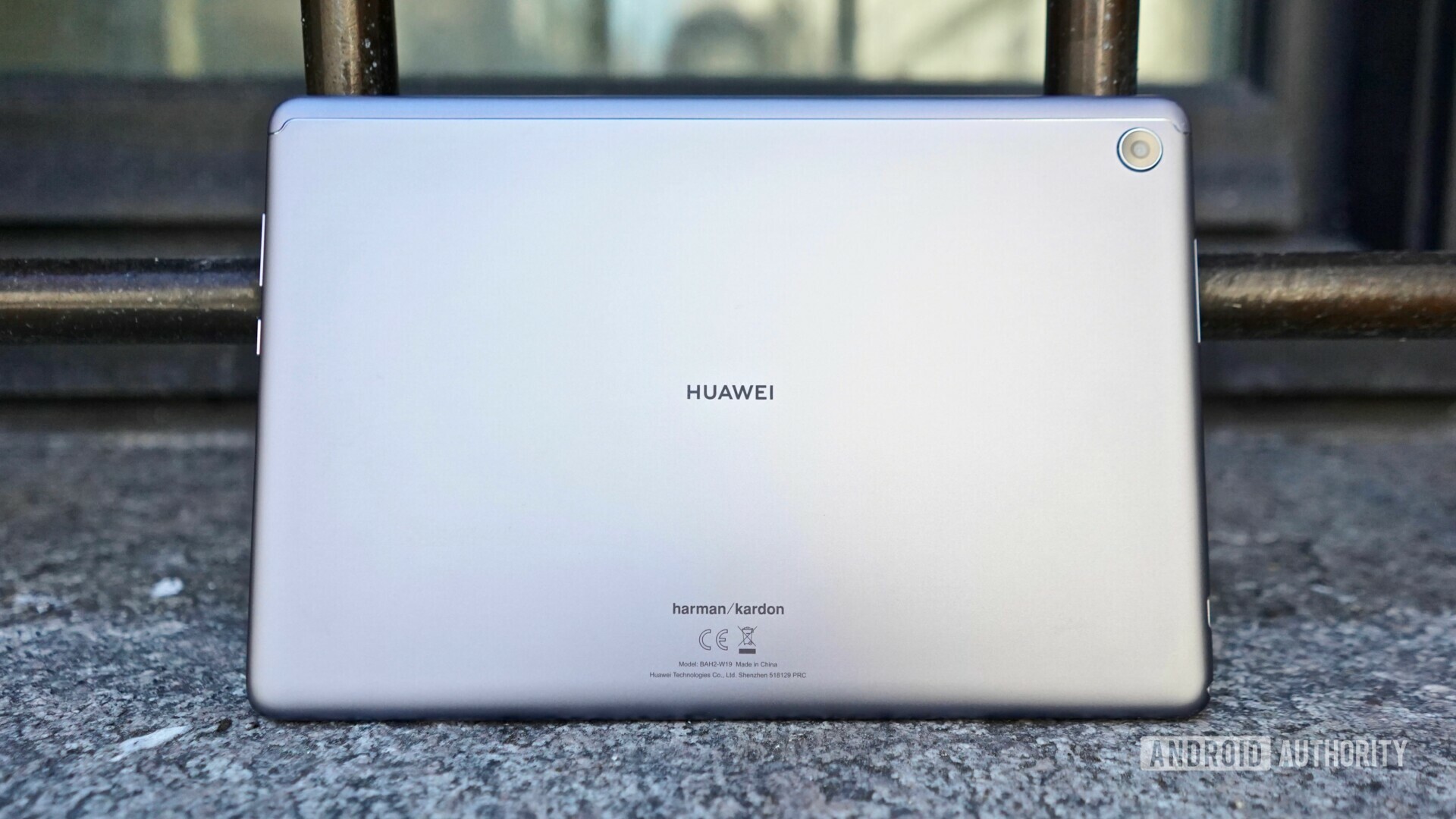 rear view of Huawei MediaPad 5 Lite