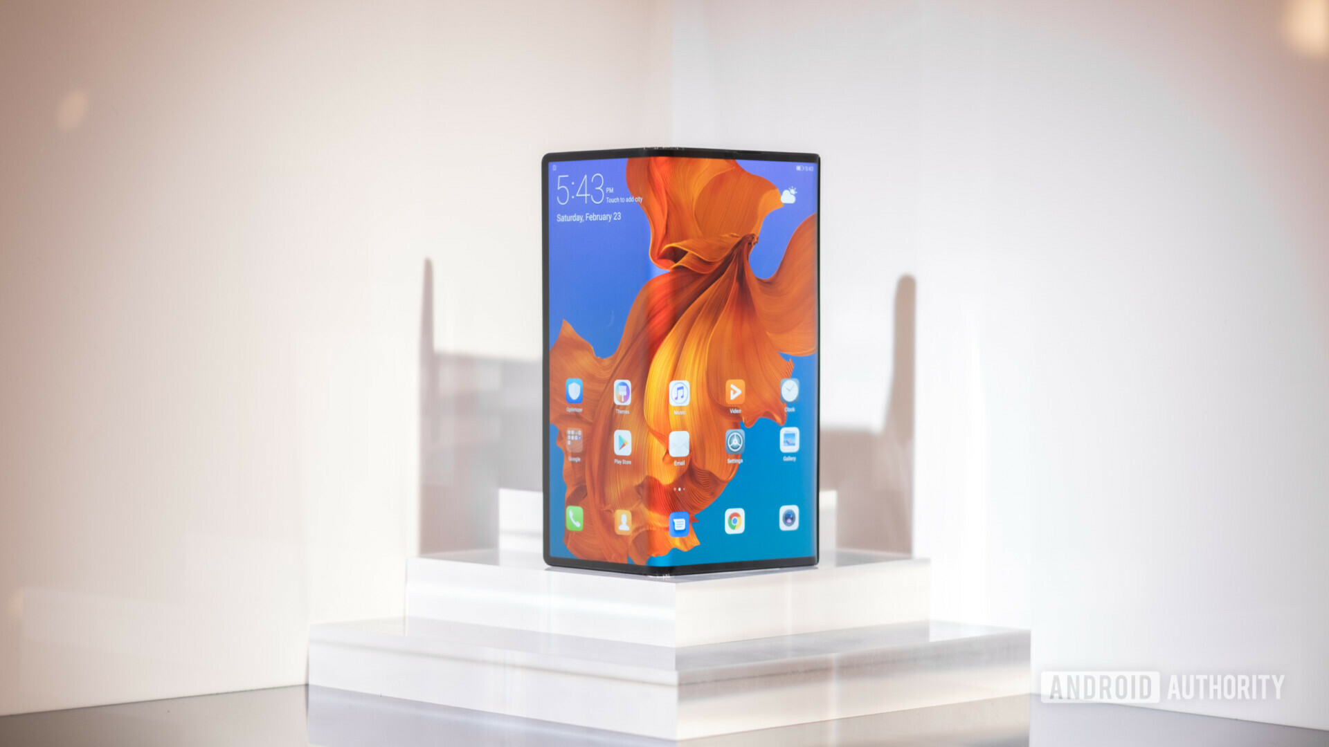 HUAWEI Mate X, a foldable 5g phone showcased at MWC 2019.