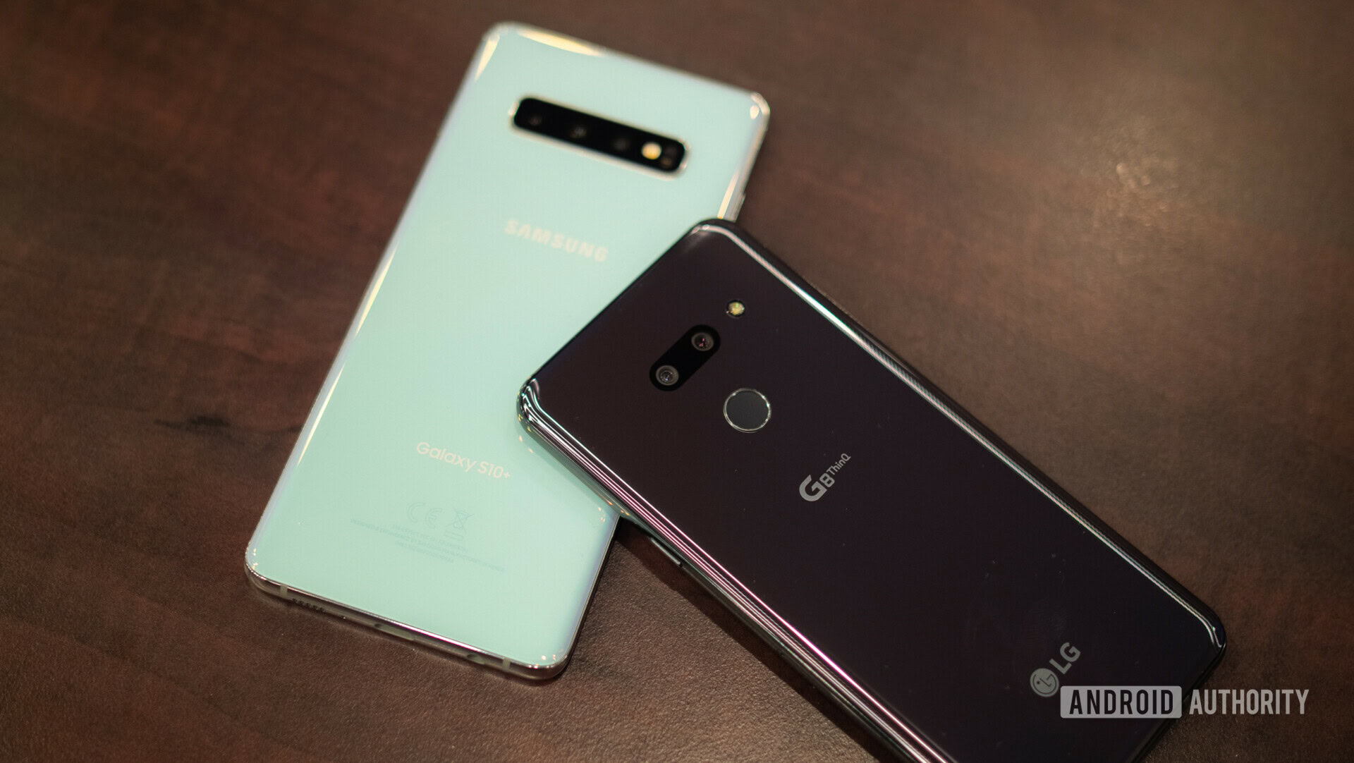 LG G8 ThinQ vs Samsung Galaxy S10 rear panel