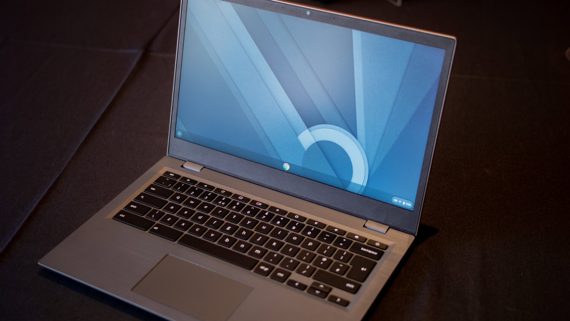 Default desktop screen on the Lenovo 14e Chromebook