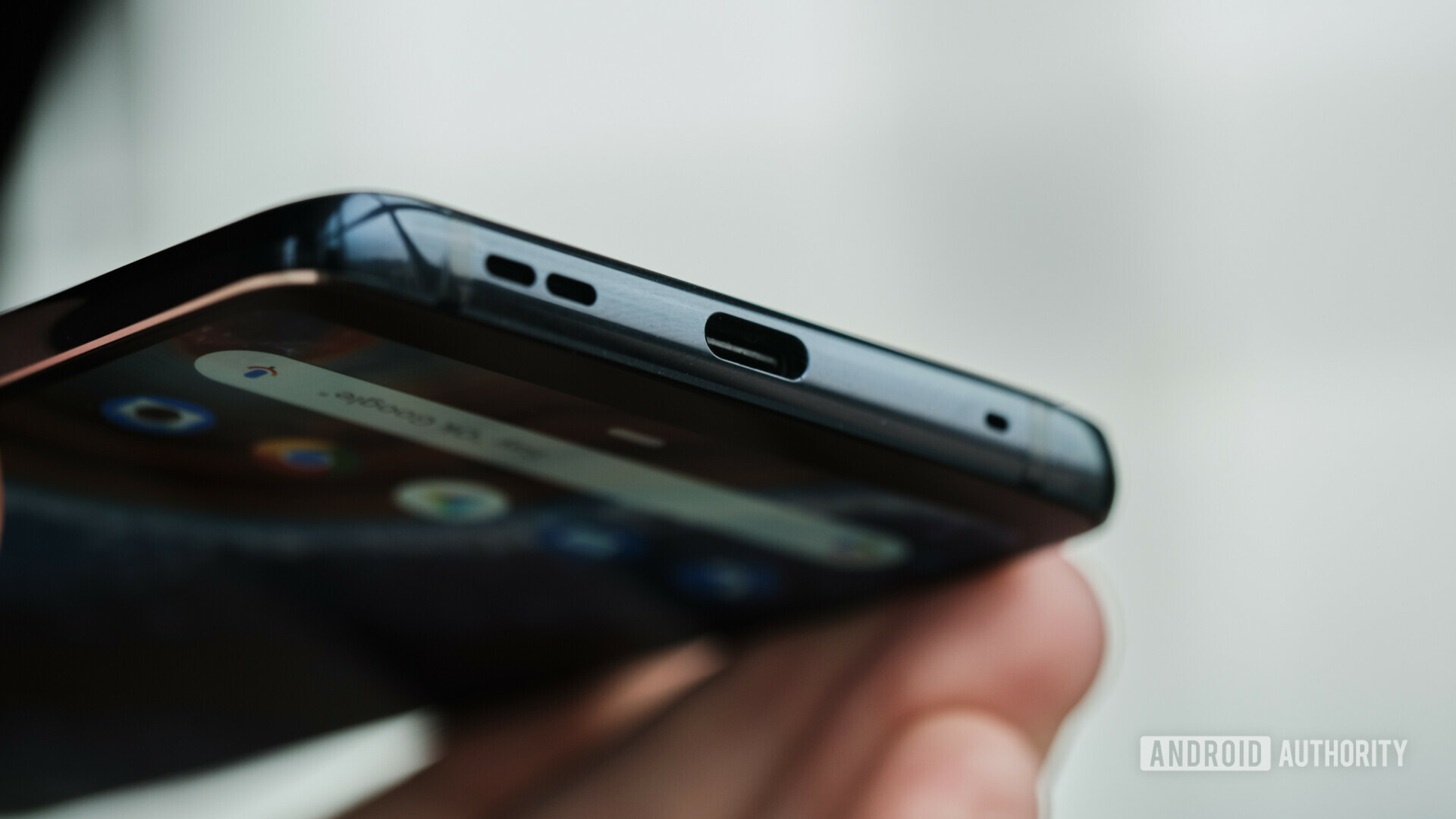 Bottom side of the Nokia 9 PureView showing the USB Type-C port.