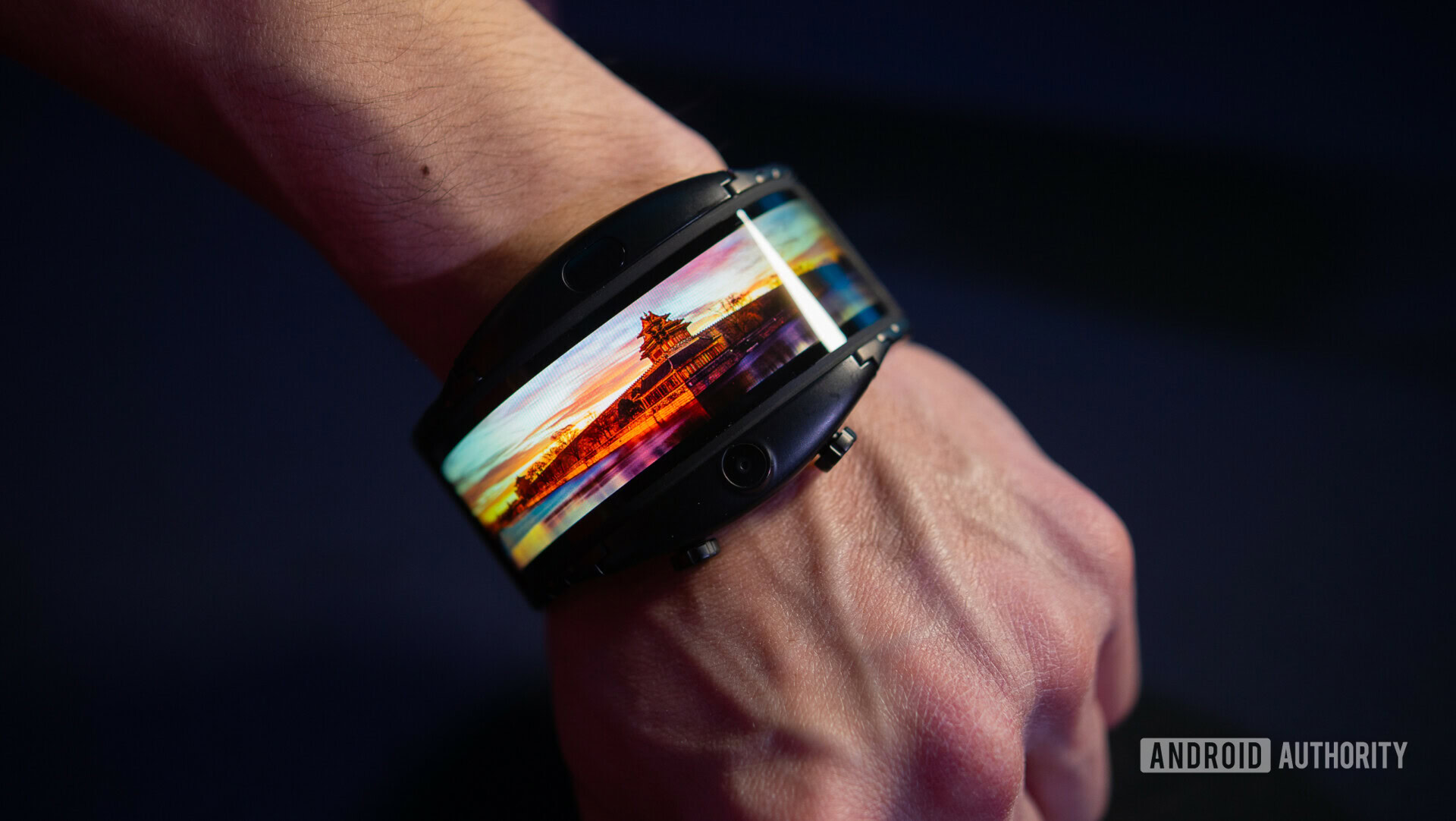 nubia Alpha Hands On flexible oled on wrist