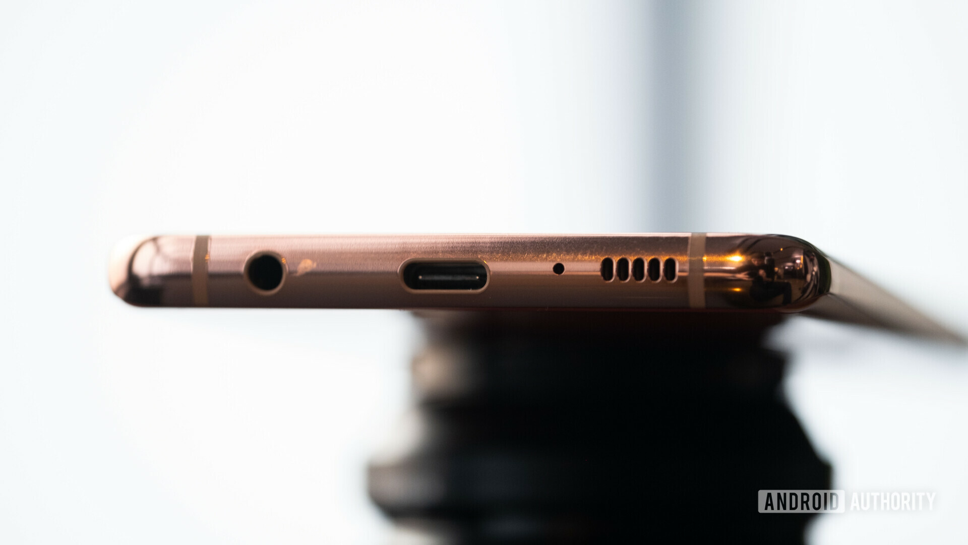 Bottom side photo of the new Samsung Galaxy S10 Plus 3.5mm audio jack and USB-C ports