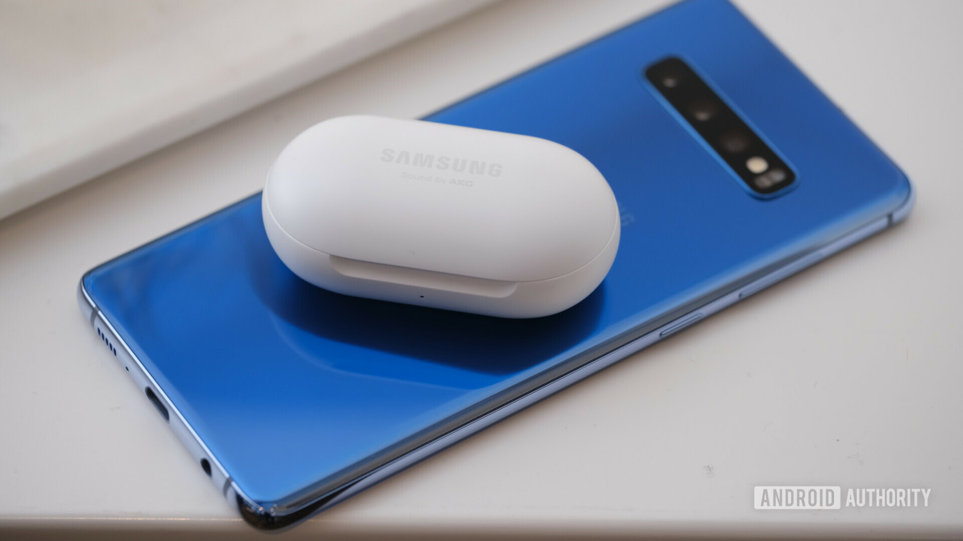 Samsung Galaxy S10 Plus and Galaxy Buds