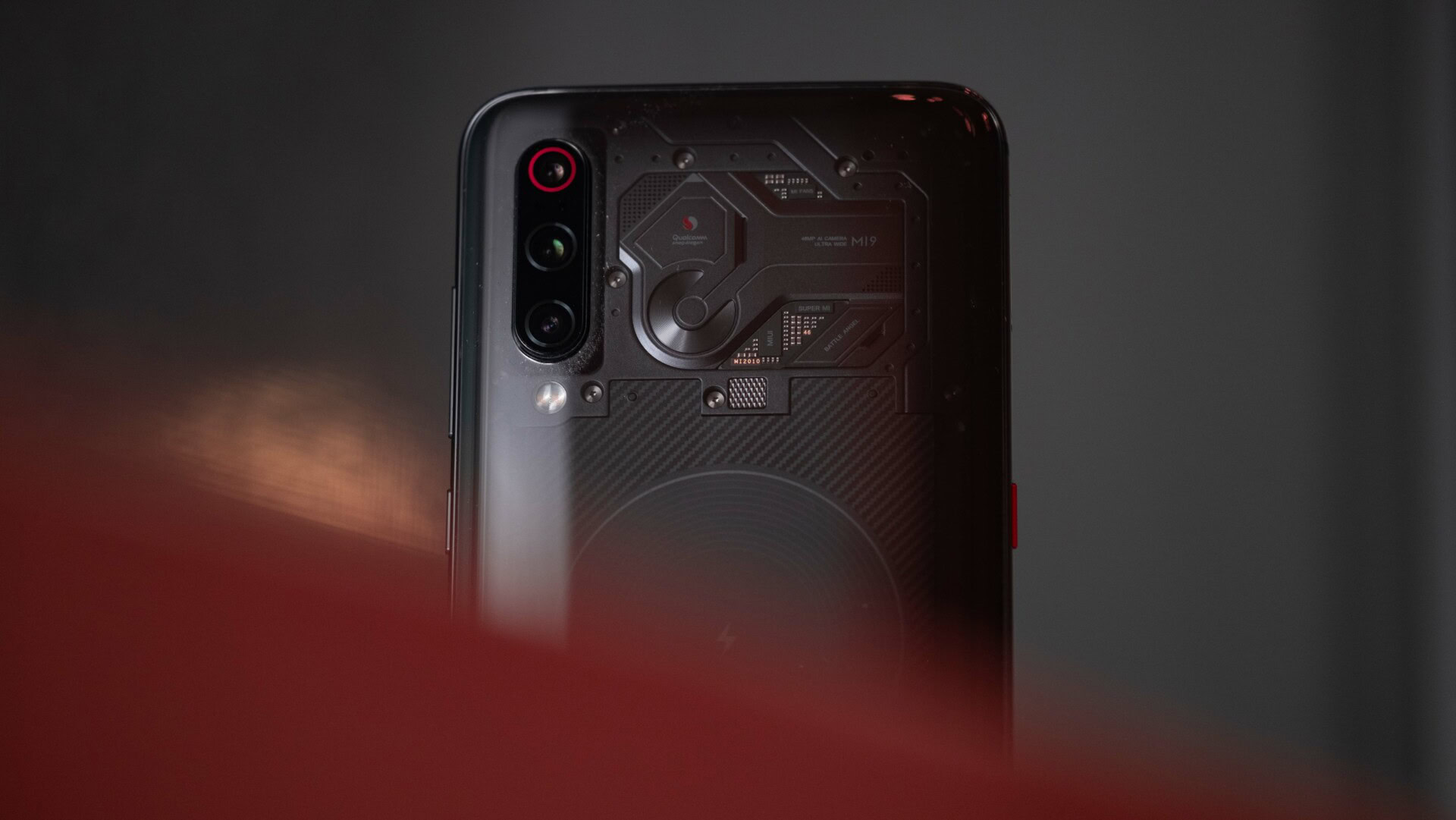 Xiaomi Mi 9 hero shot