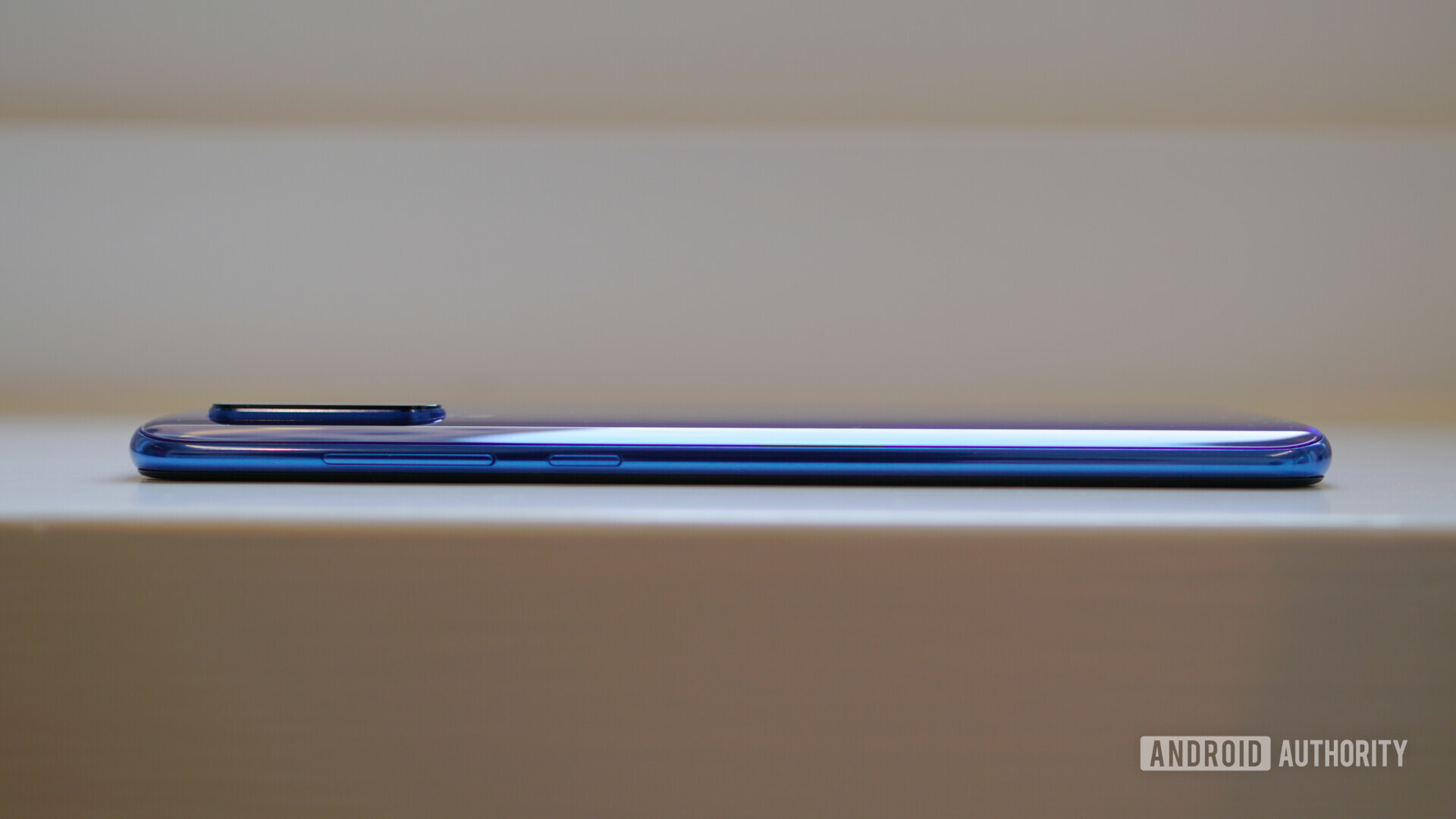Xiaomi Mi 9 side profile camera bump