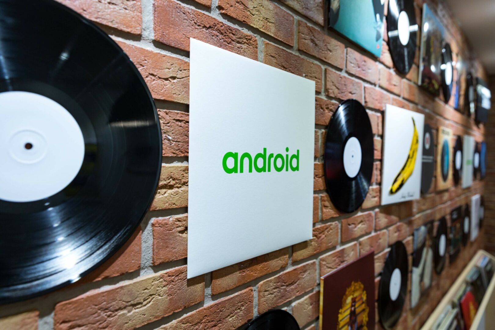 Google's Android boss talks Android 17, sideloading drama, and why he ...