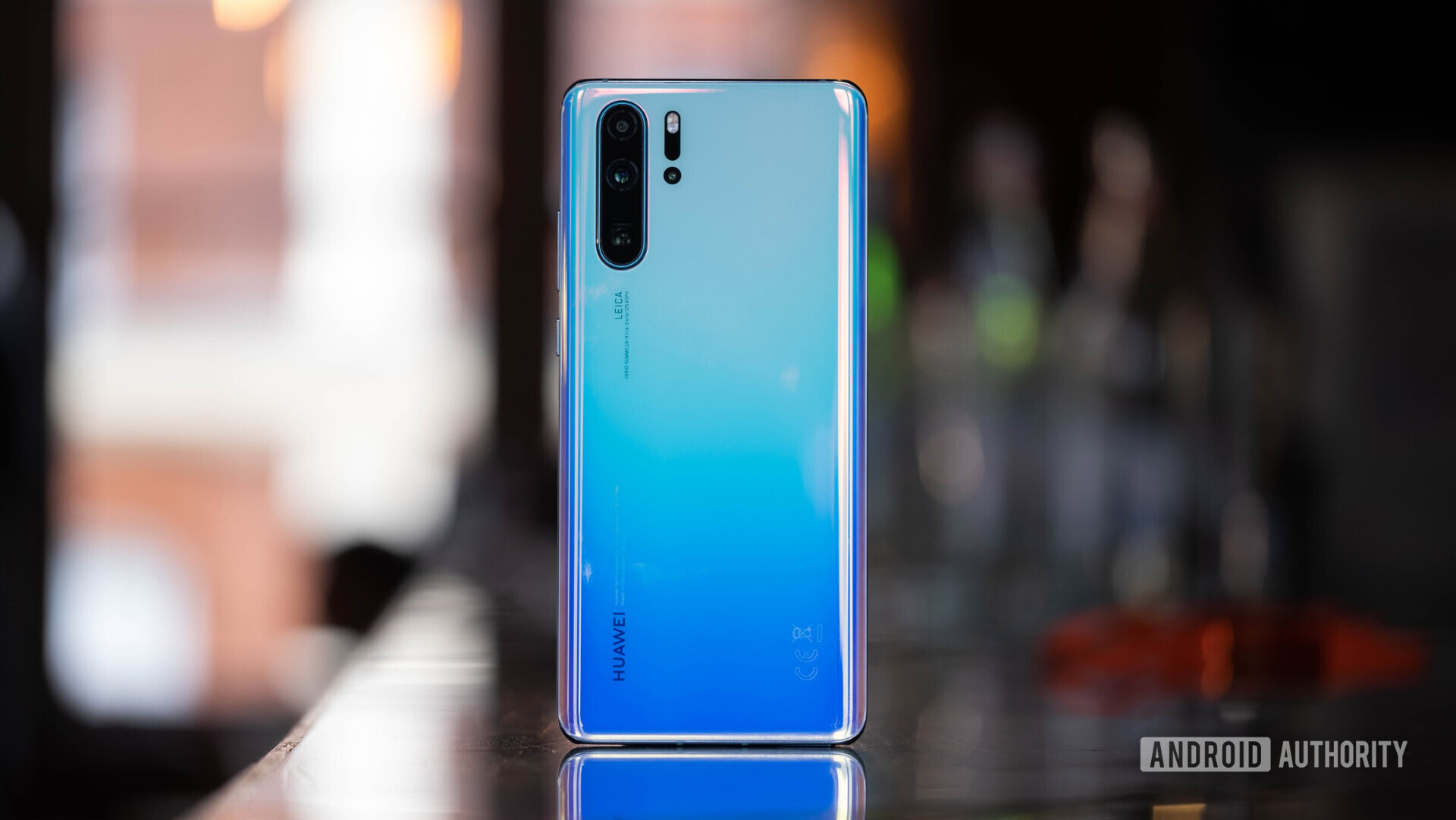 HUAWEI P30 Pro back standing up (37 of 60)