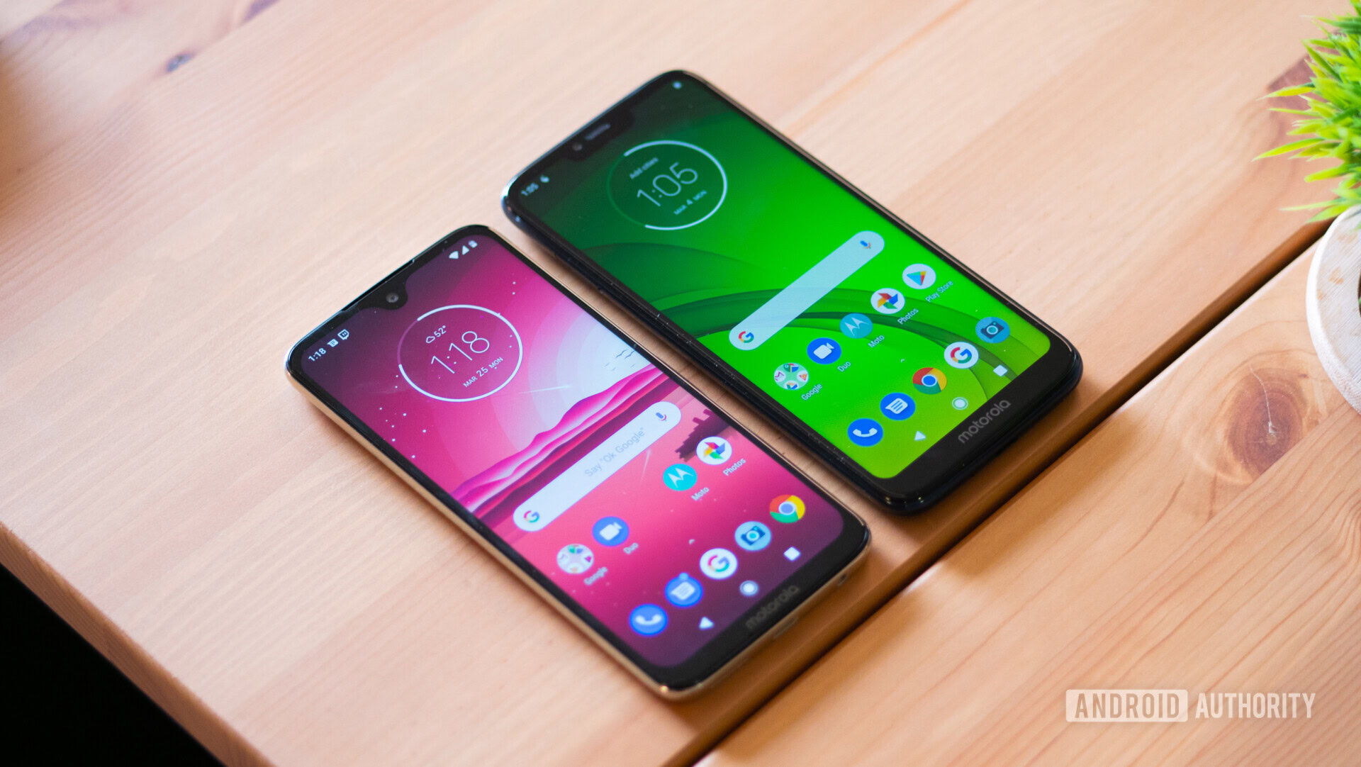 Moto G7 and G7 Power displays