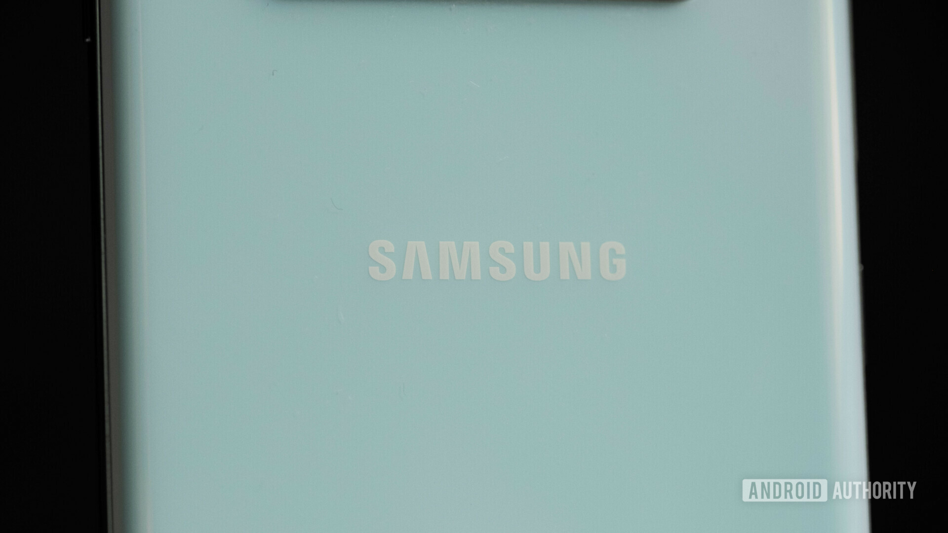 Samsung Galaxy S10 Plus Samsung logo (18 of 18)