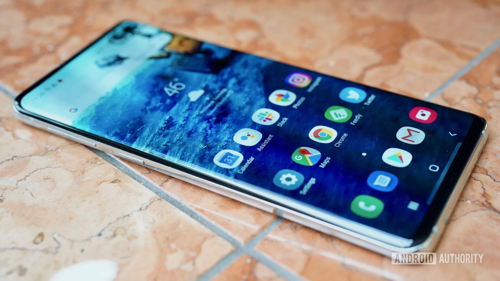 Samsung Galaxy S10 close up