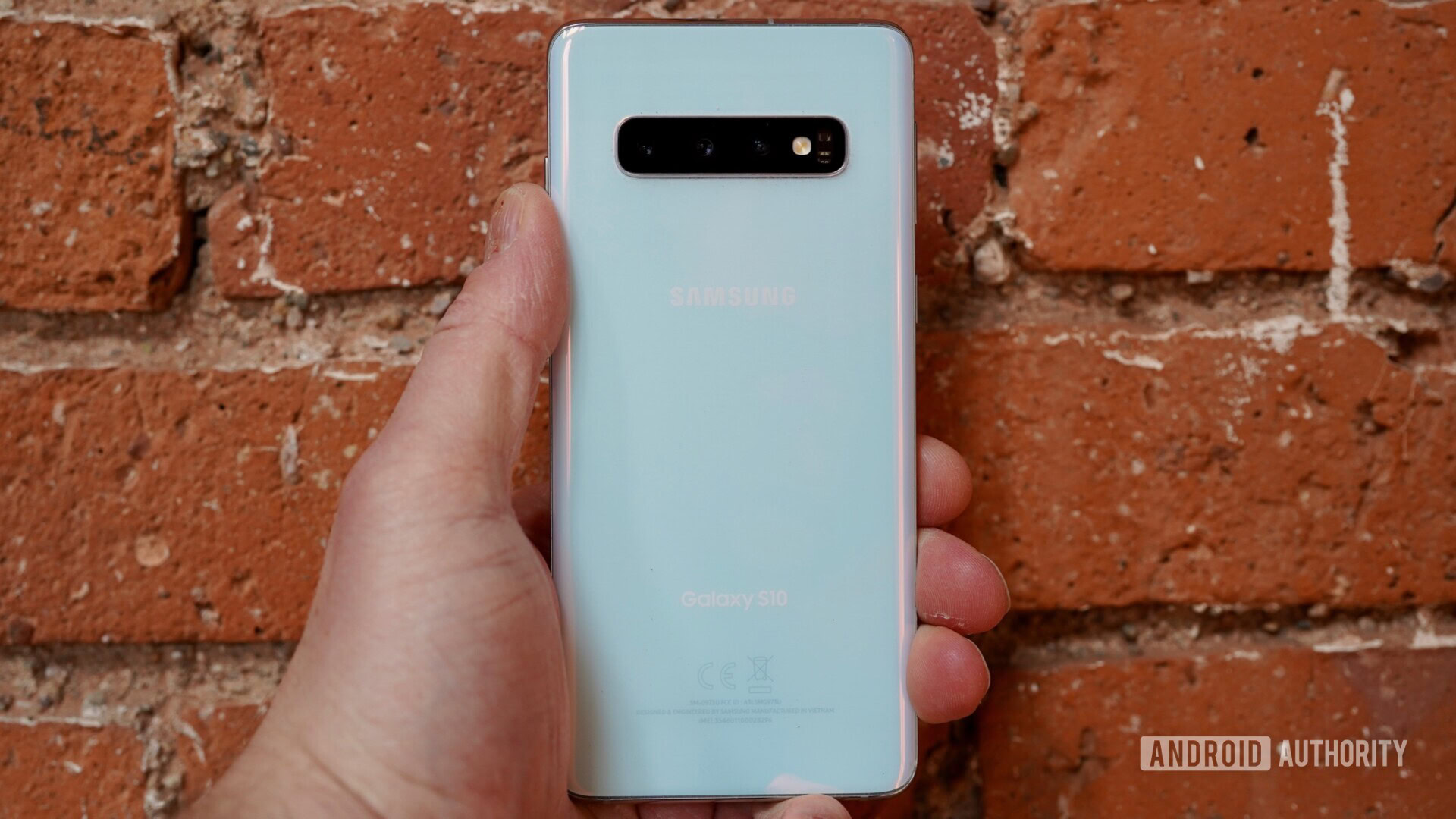 Samsung Galaxy S10 review: Finding the middle ground is hard