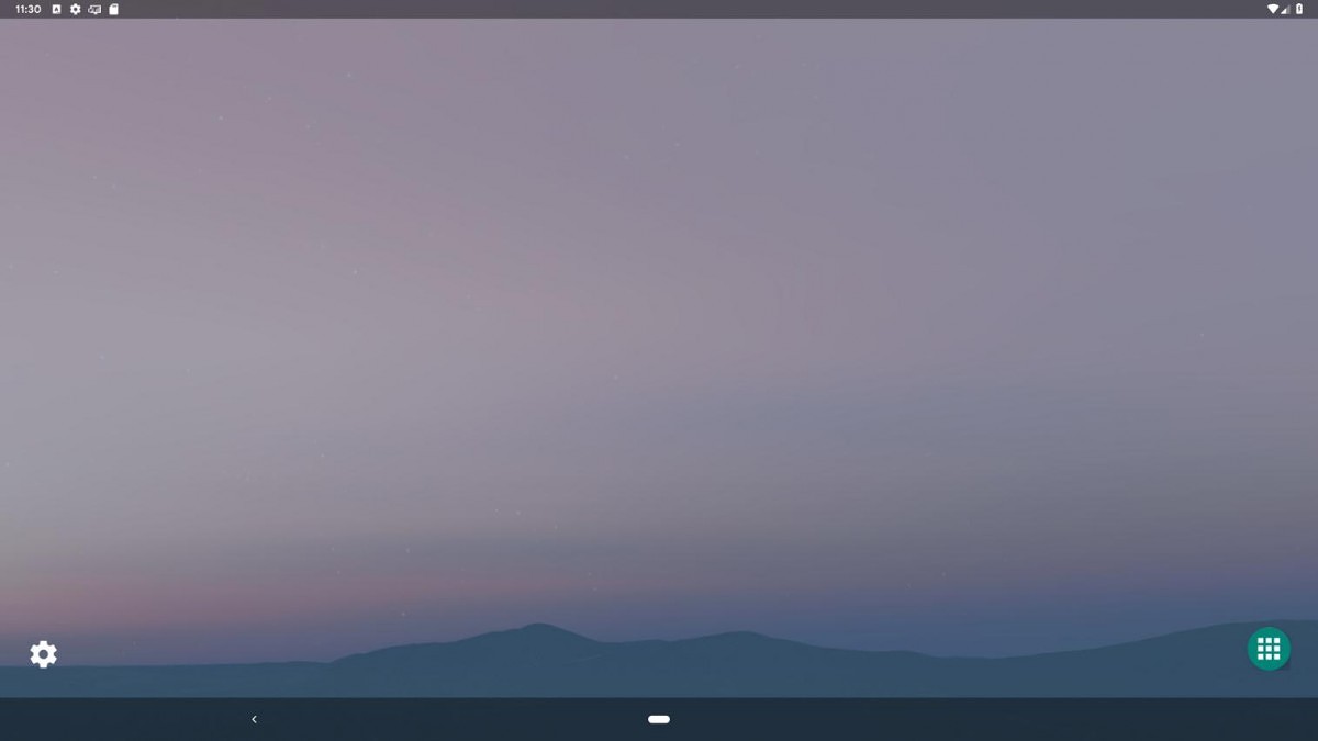 Android Q's desktop mode on a monitor display. 