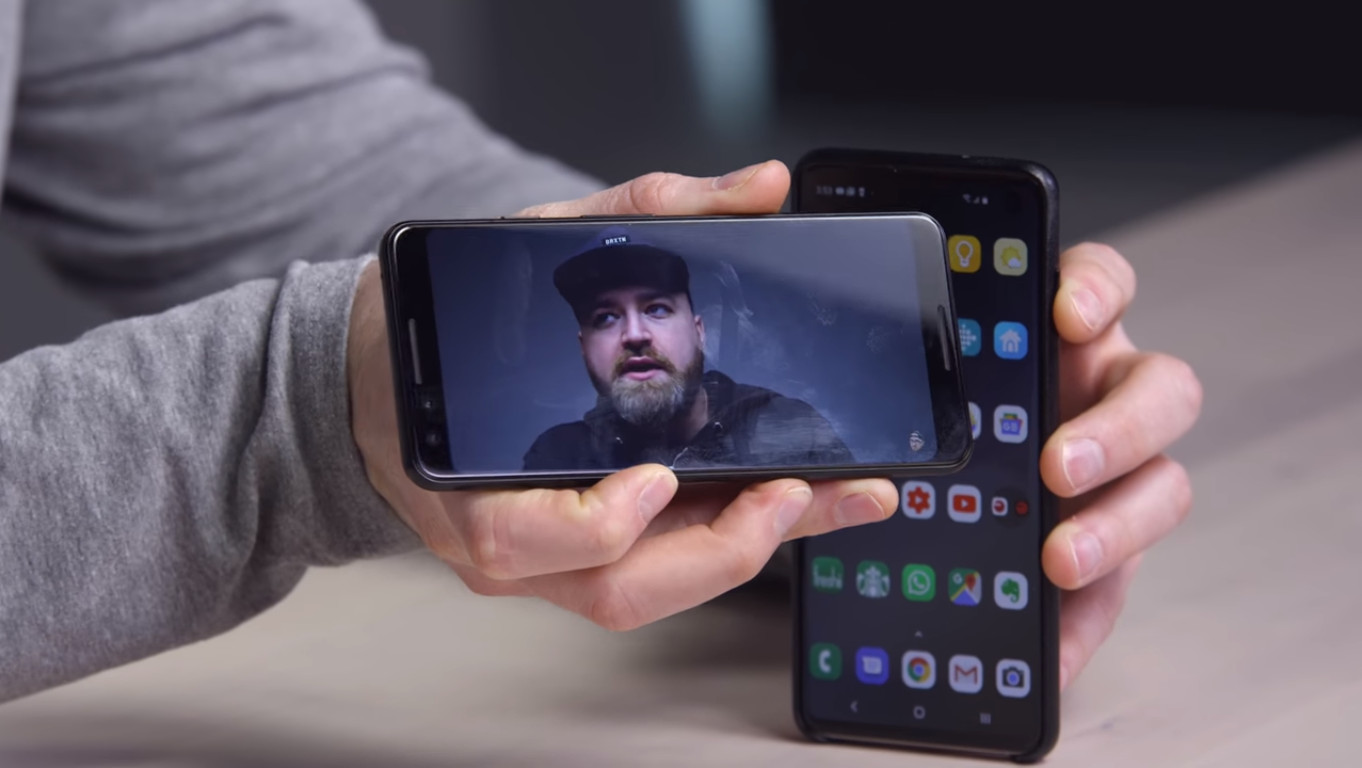 The Galaxy S10 face unlock being spoofed.