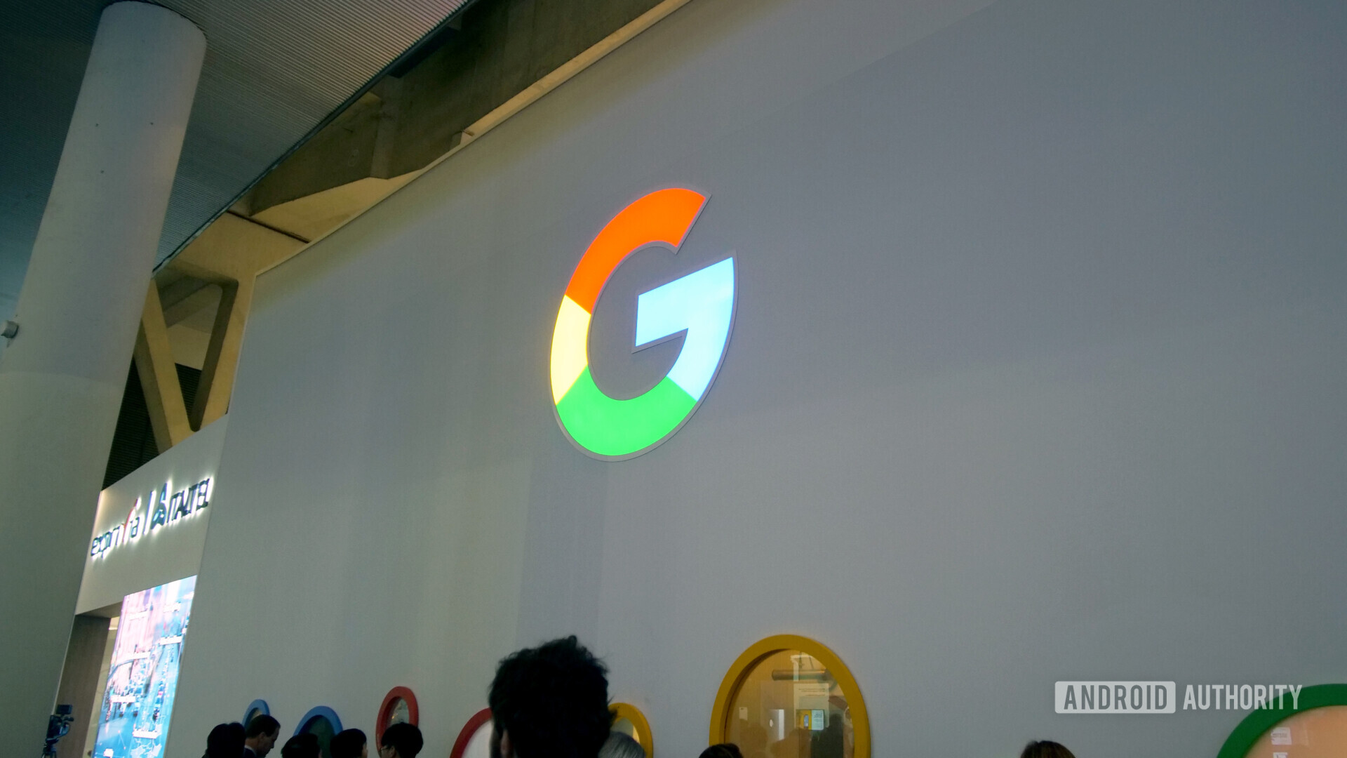 google logo big g at mwc 2019