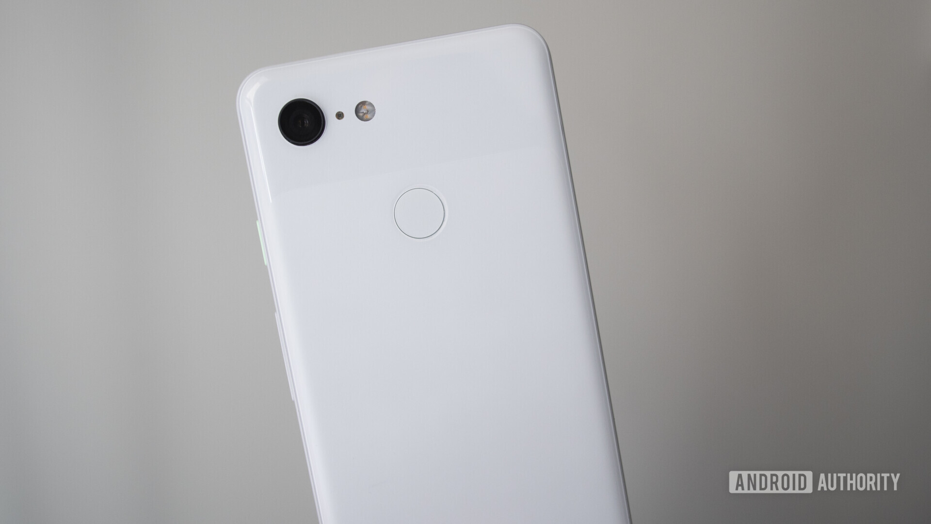 google pixel 3 back clearly white camera fingerprint sensor
