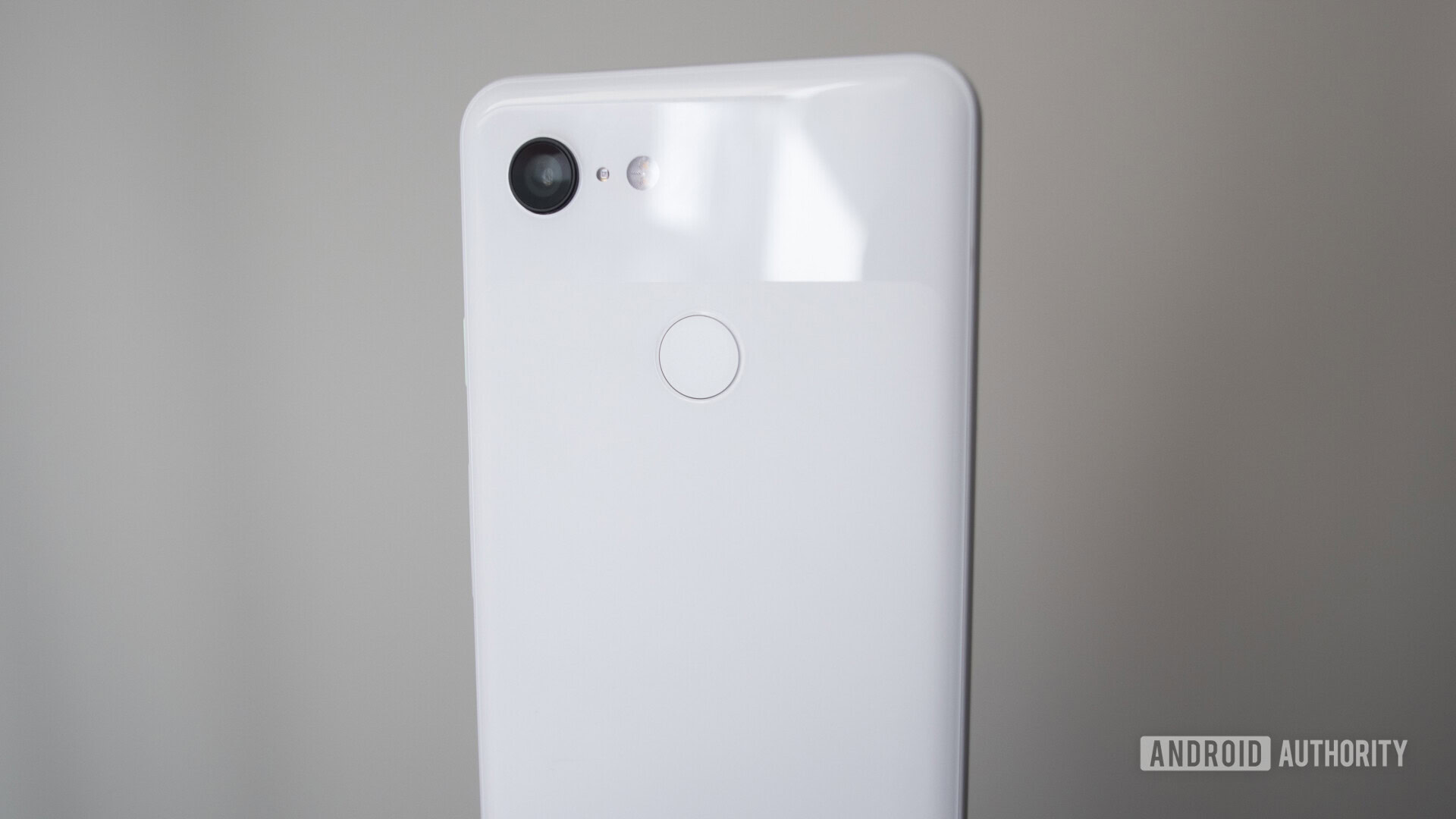 google pixel 3 back clearly white camera fingerprint sensor