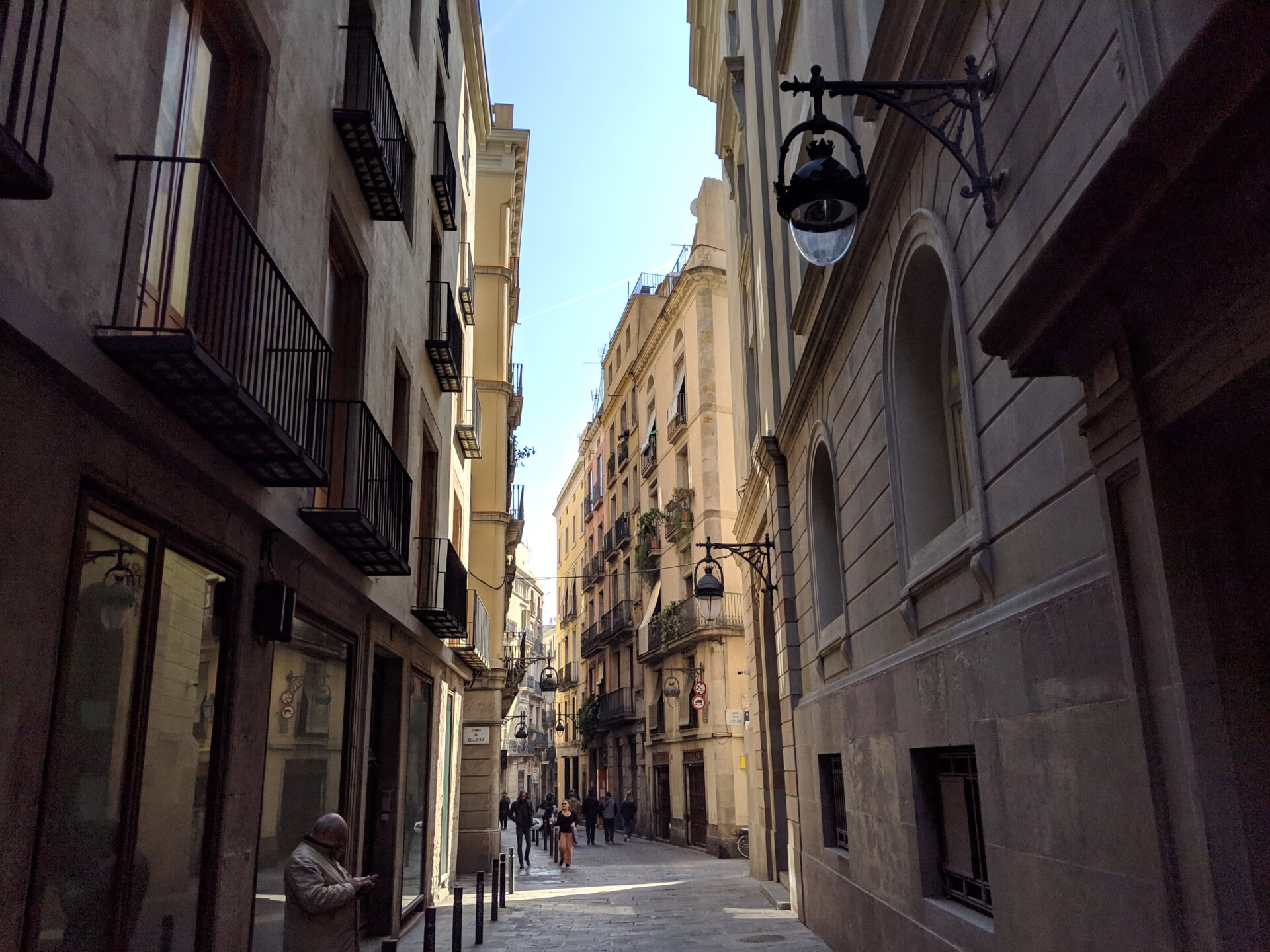 google pixel 3 camera sample barcelona buildings