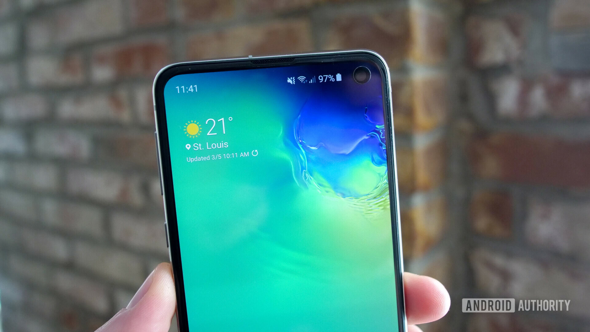 Samsung Galaxy S10e review: The small wonder