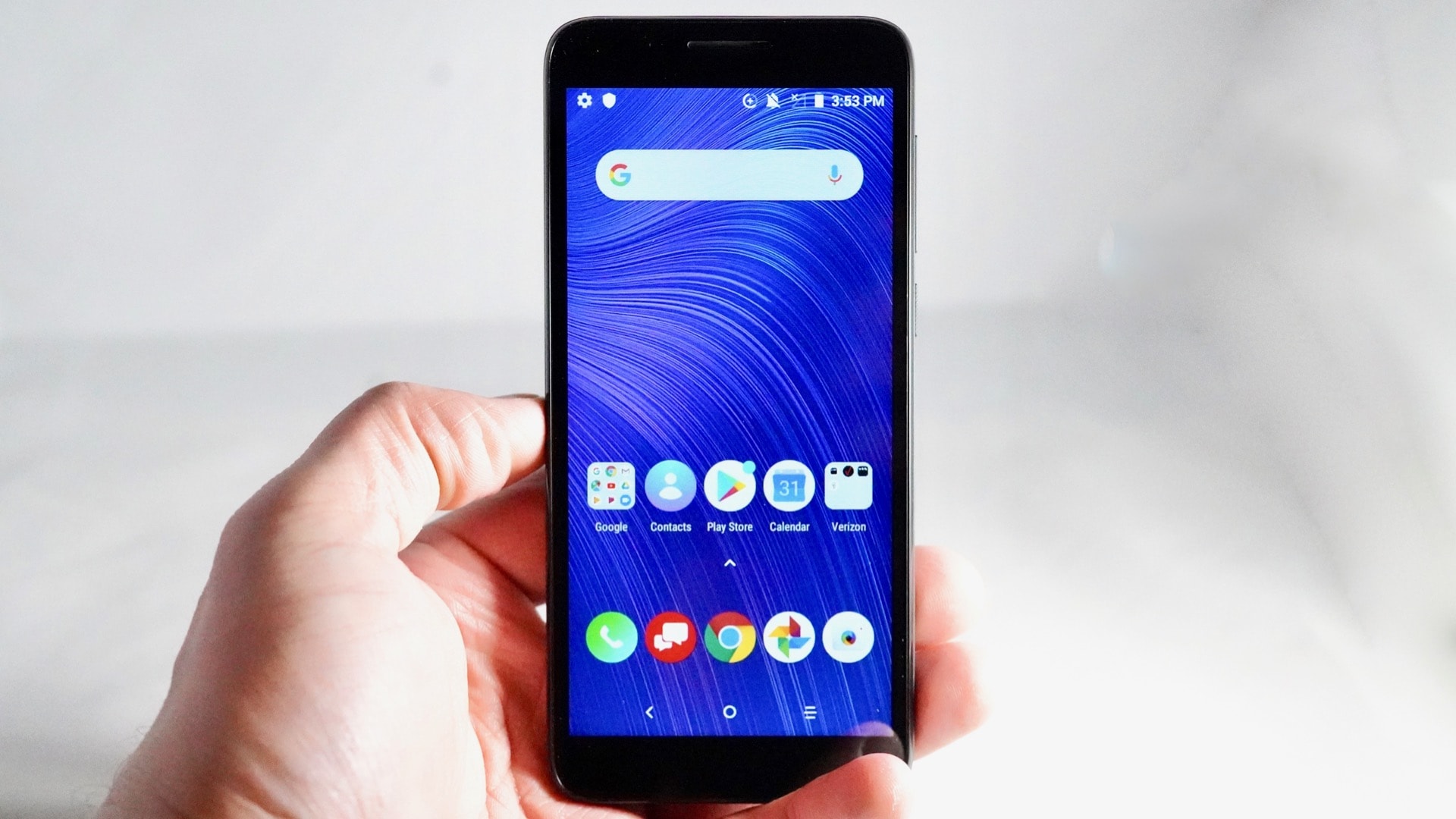 Alcatel Avalon V in the hand