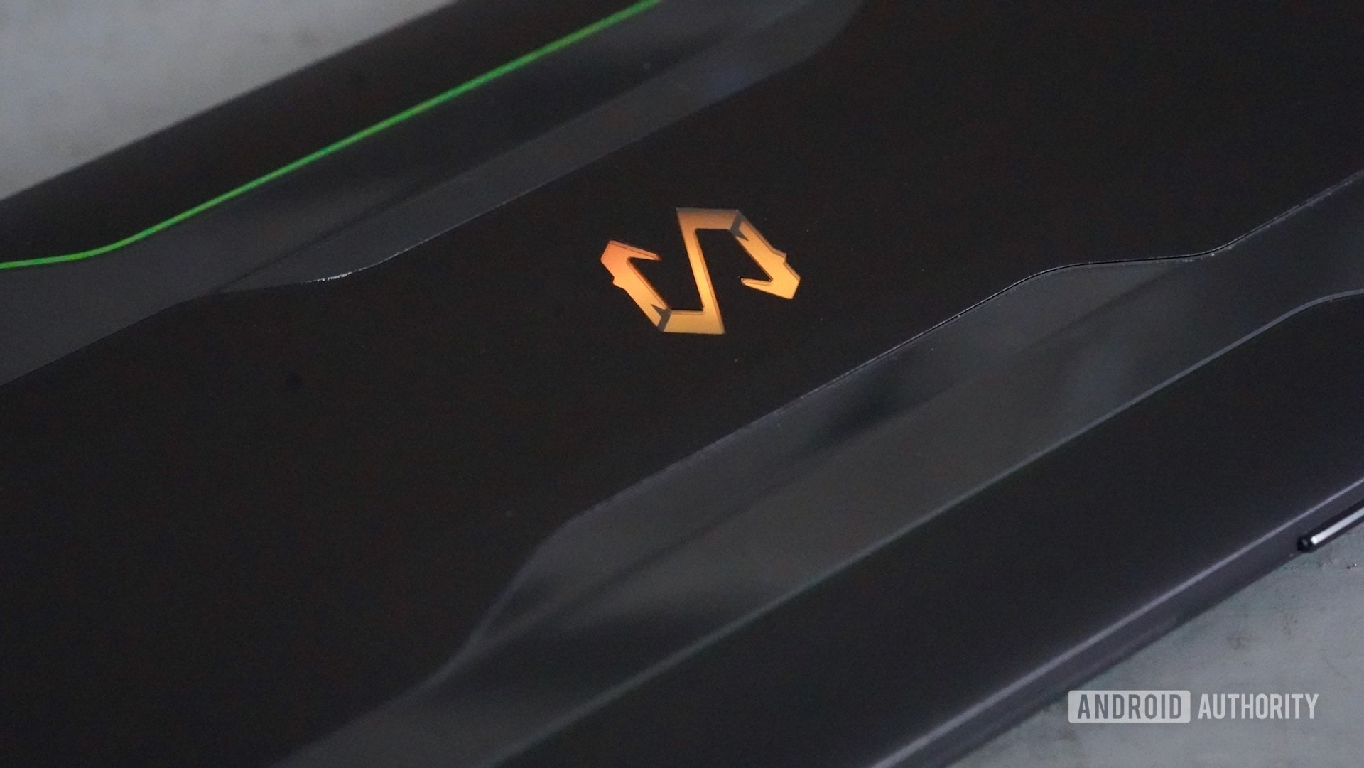 Black Shark 2 Review light up logo