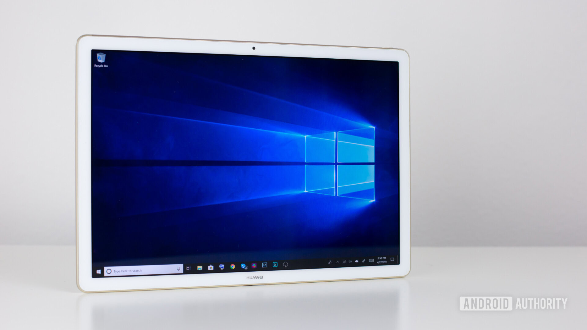 HUAWEI Windows 10 tablet turned on. 