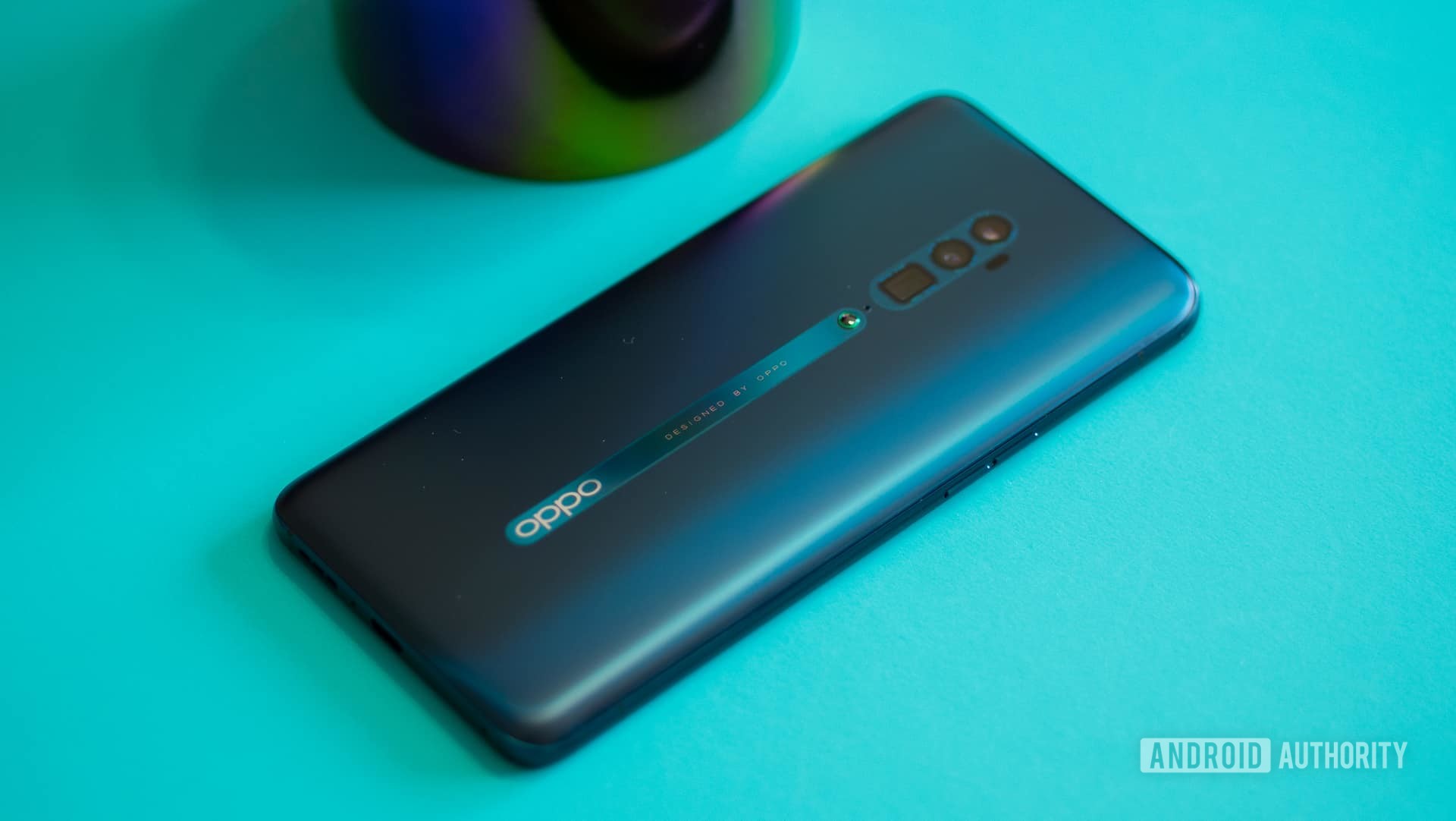 OPPO Reno Hands On rear glass panel