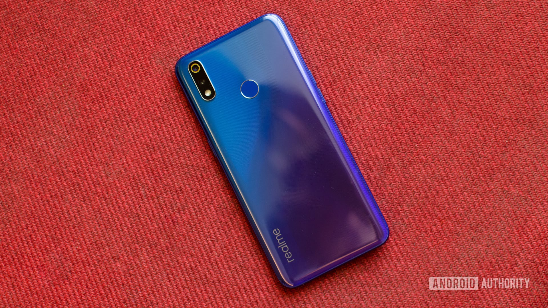 realme 3 Pro back of the phone