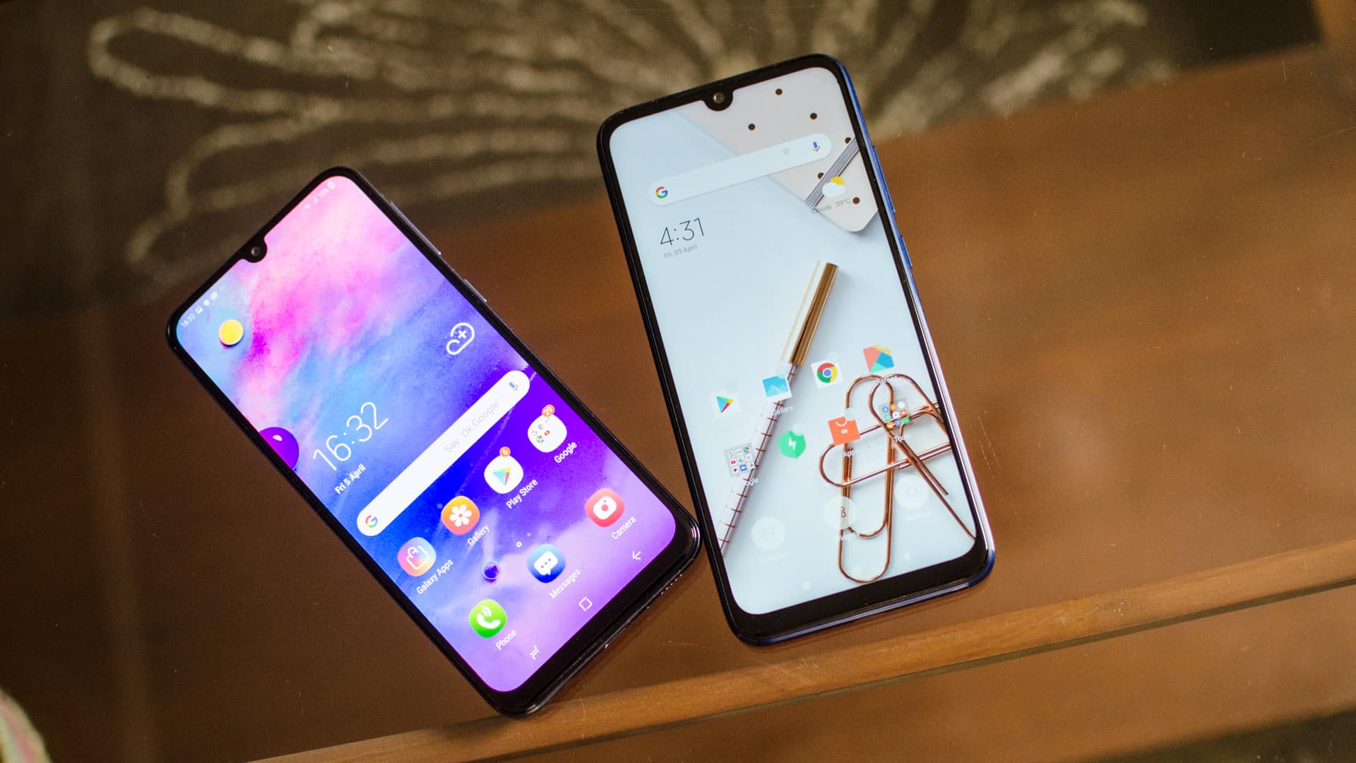 Redmi Note 7 vs Samsung Galaxy M30 front screen comparison