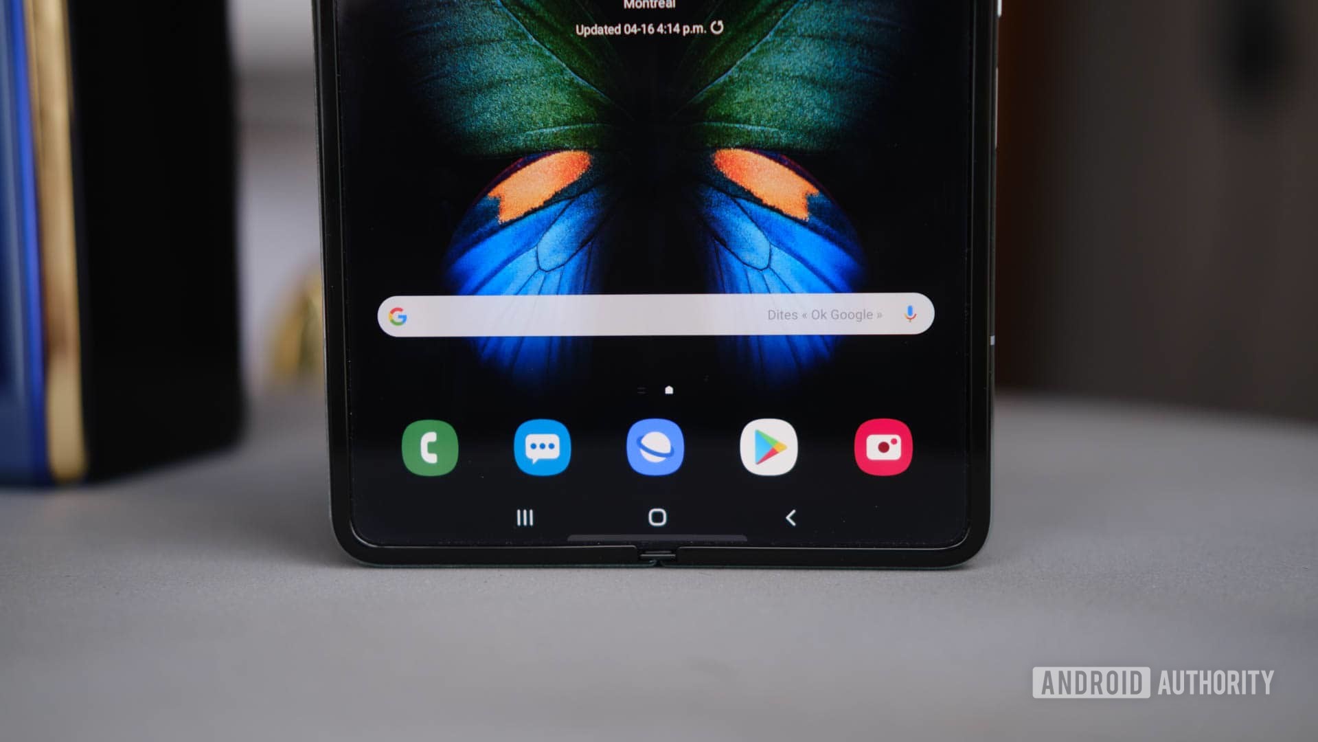 Samsung Galaxy Fold lower half tablet mode on table