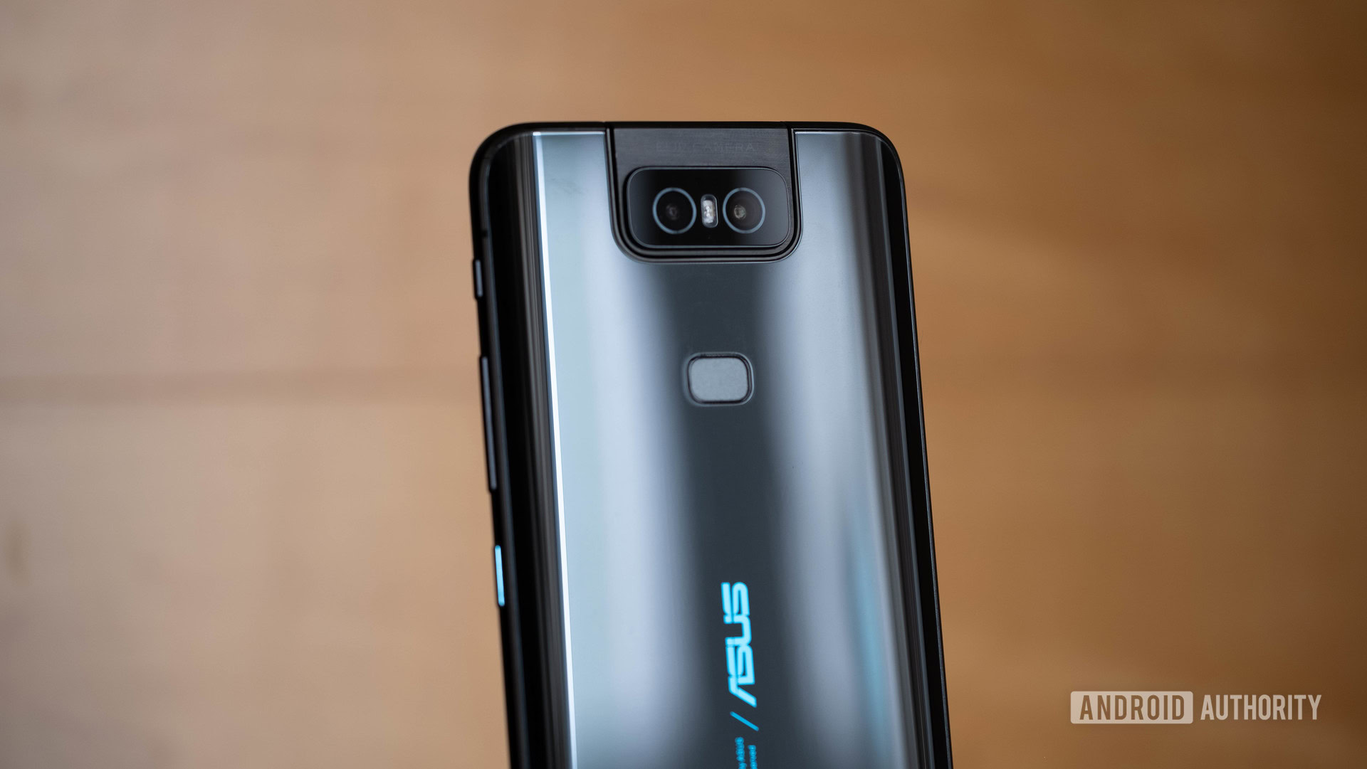 ASUS Zenfone 6 - closer back of device