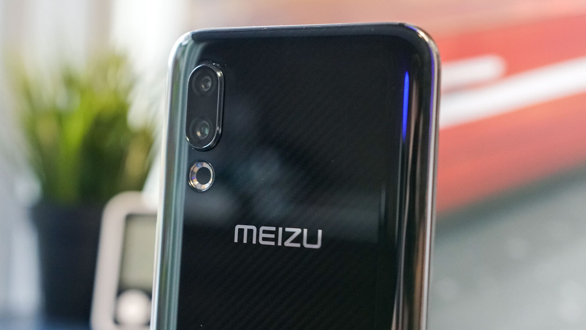 Meizu 16s back, showing logo and cameras