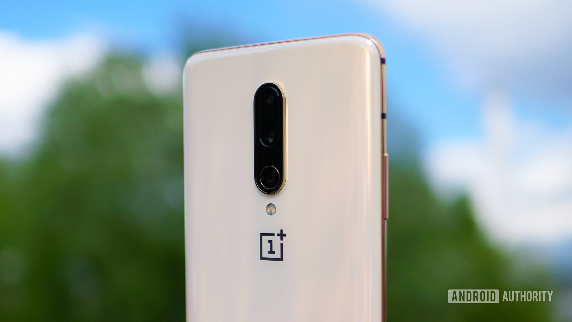 OnePlus 7 Pro almond color camera closeup angle