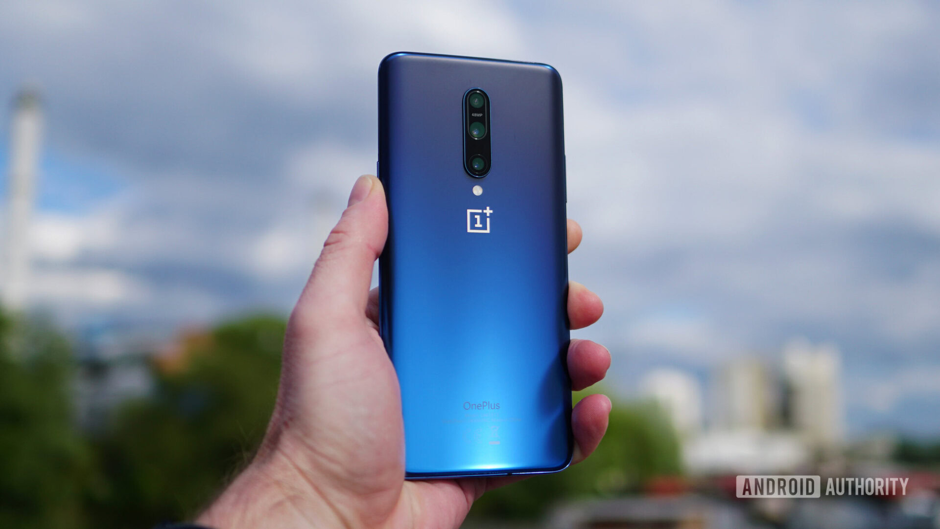 OnePlus 7 Pro nebula blue in hand angle