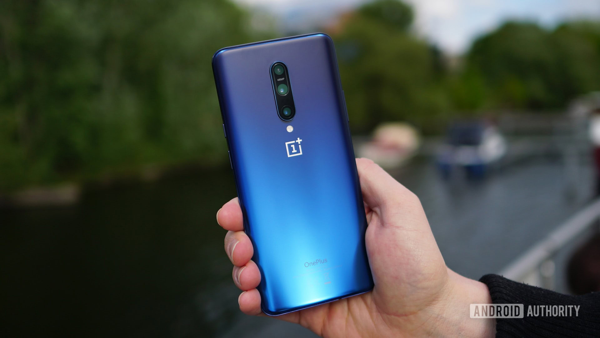 OnePlus 7 Pro nebula blue rear