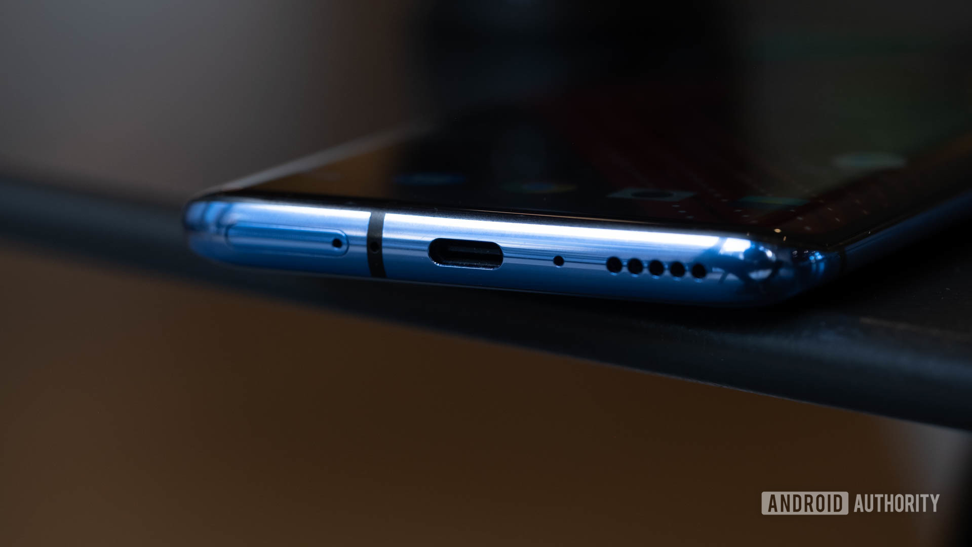 OnePlus 7 Pro ports on table