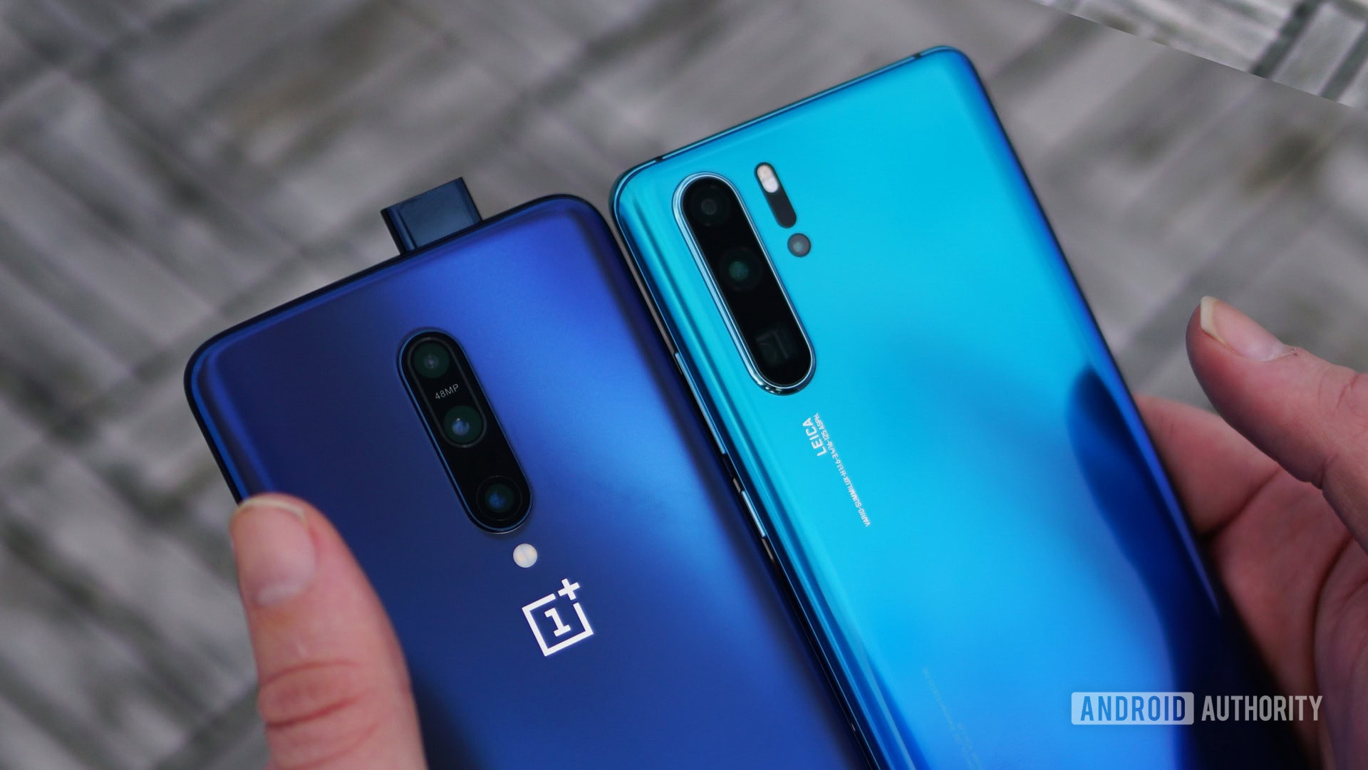 OnePlus 7 Pro vs HUAWEI P30 Pro camera closeup