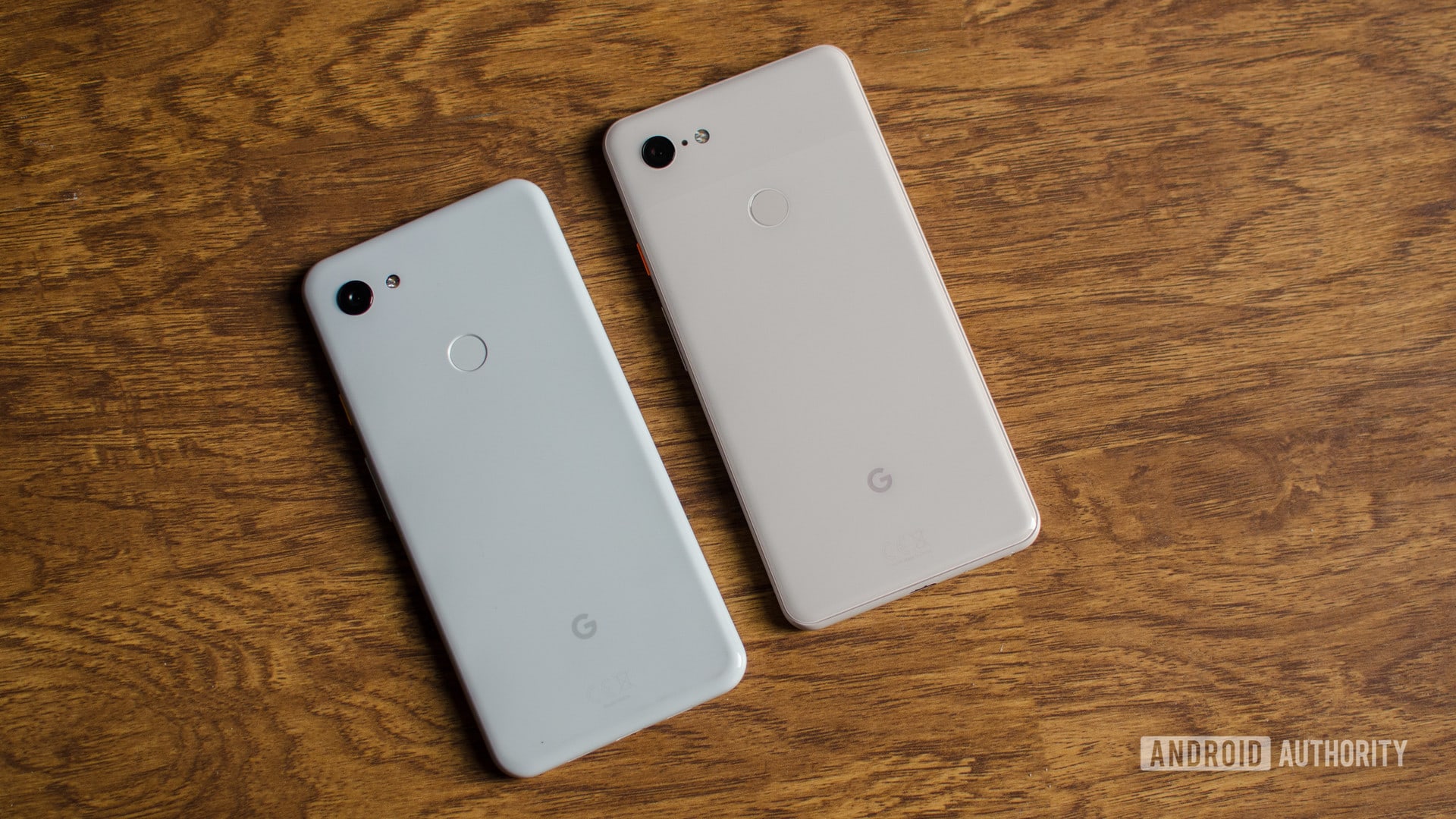 Pixel 3 XL vs Pixel 3a XL back of the phones