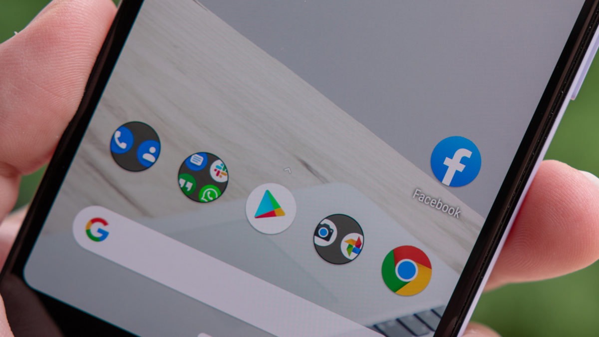 Facebook Chrome logo and Google Play Store