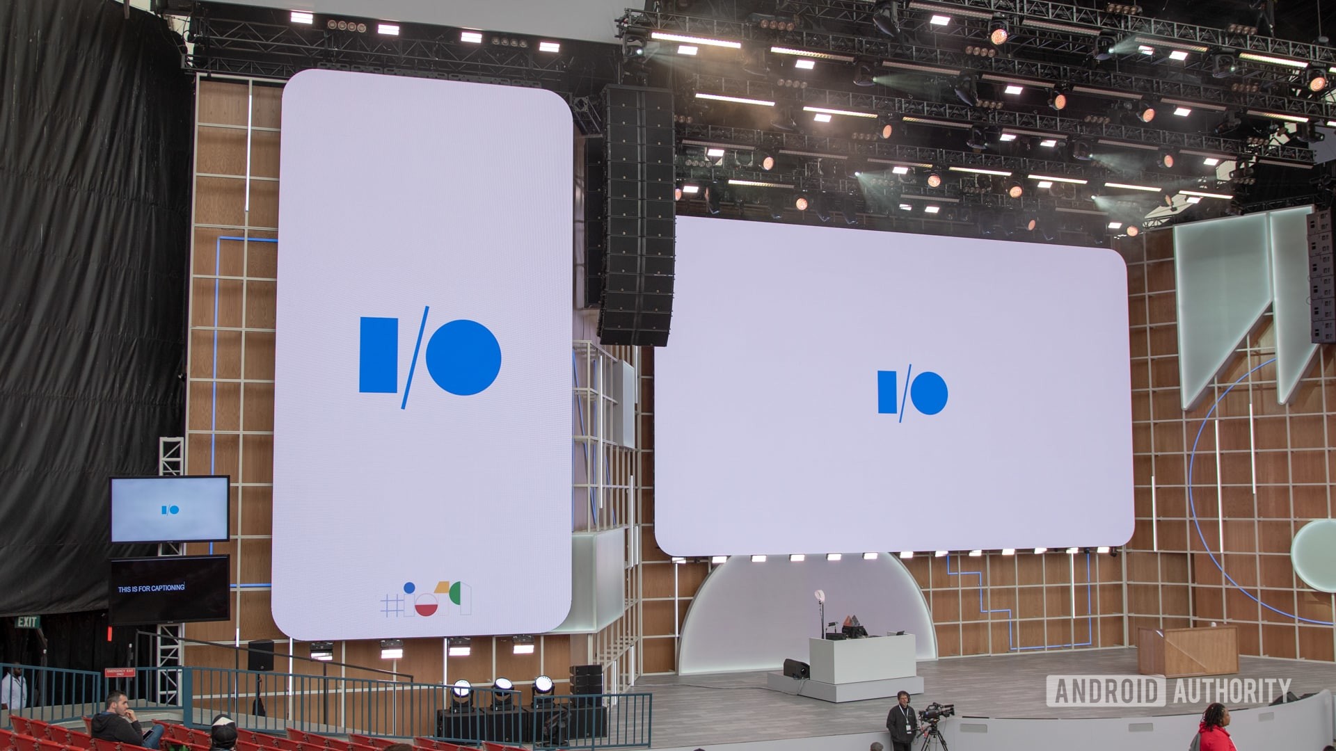 Google I/O 2019 Stage Dual Displays Logo