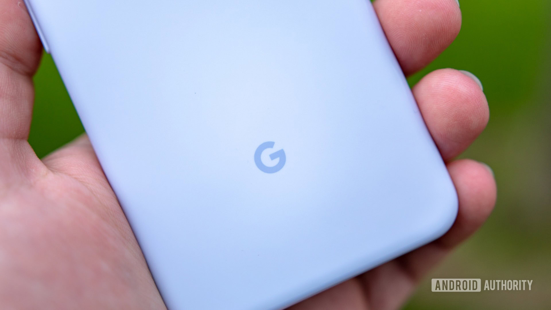 Google Pixel 3a Purple-ish Google Logo